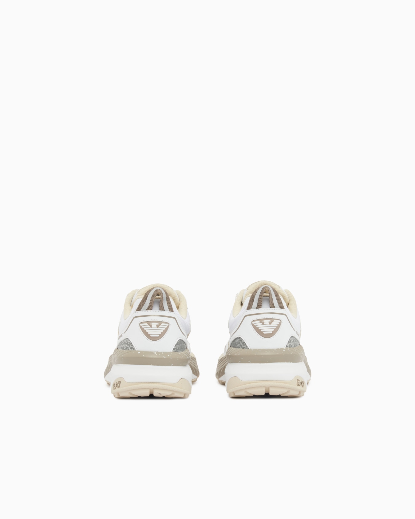 スニーカー スライドする 3