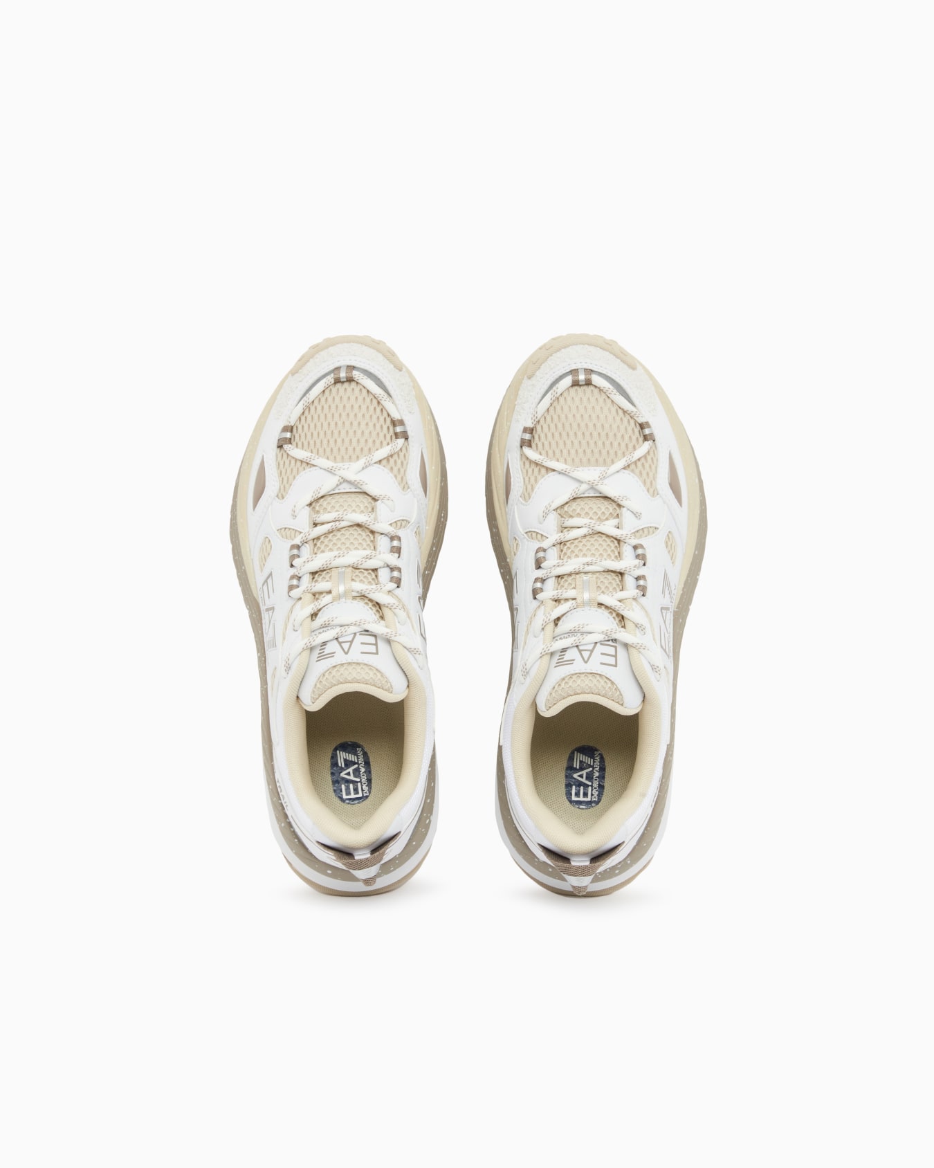 スニーカー スライドする 2