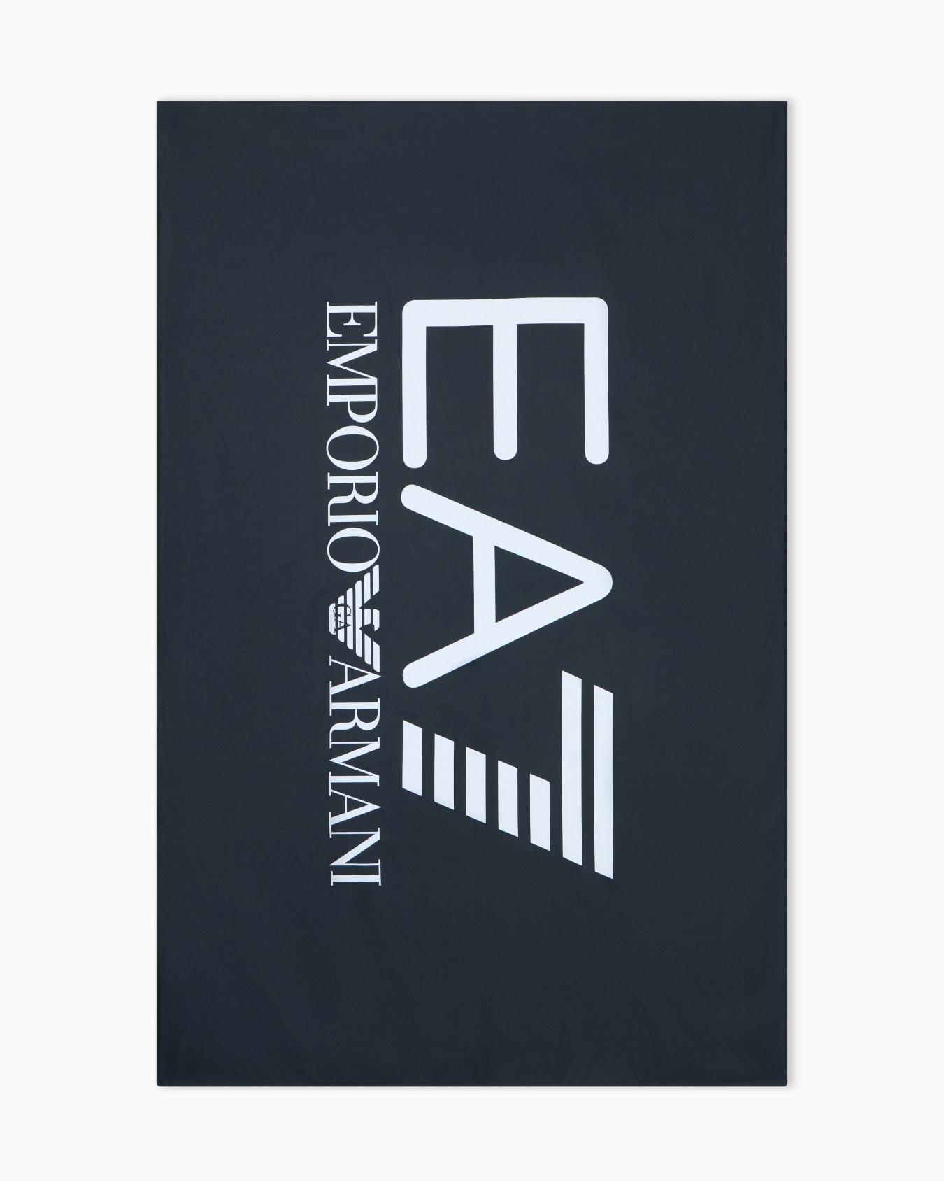 Beach towel in printed polyester fabric Slide 0