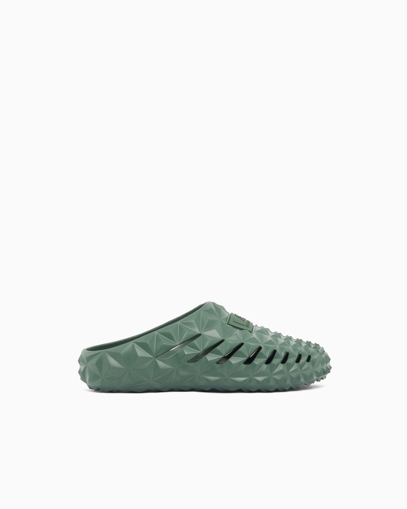 Beachwear Slippers in Ethyl Vinyl Acetate Slide 0