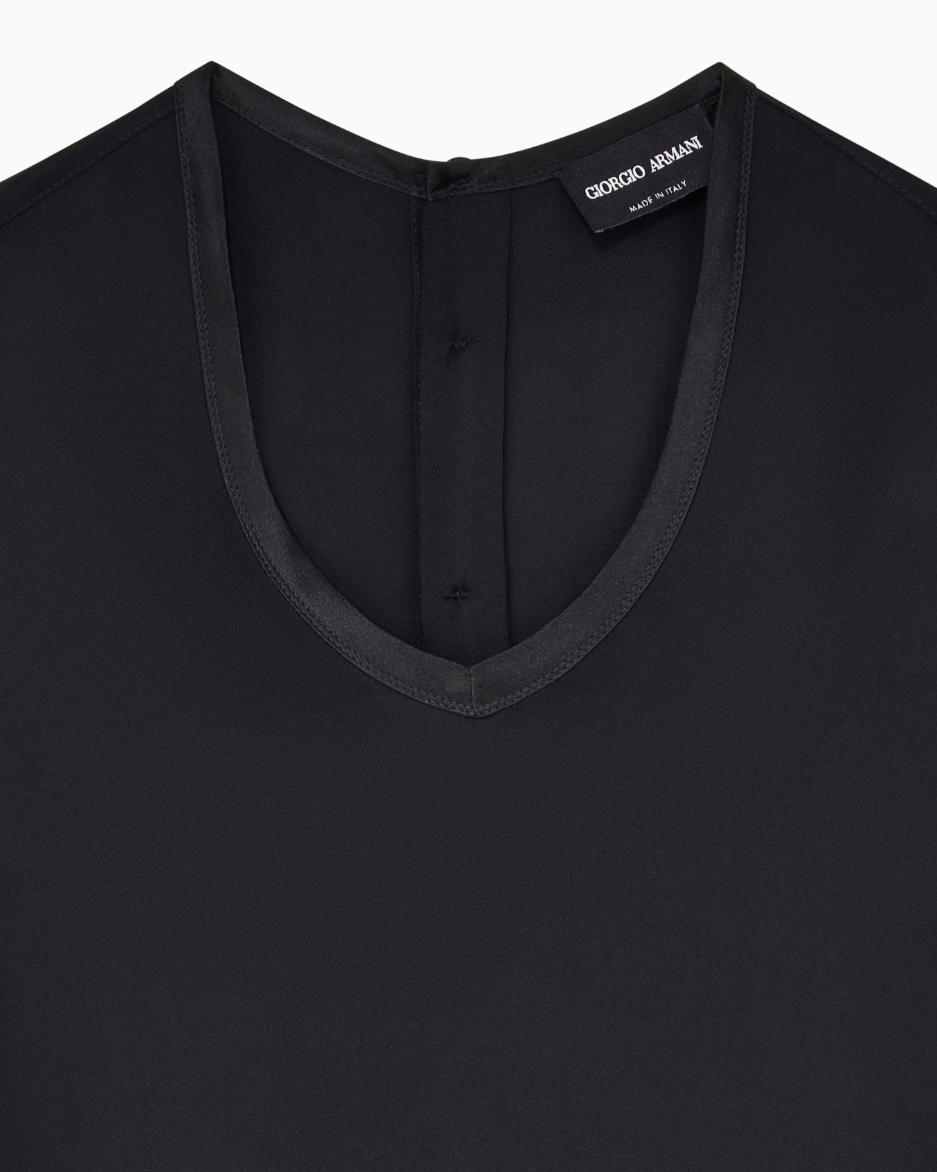 Silk charmeuse blouse with V neckline Slide 4