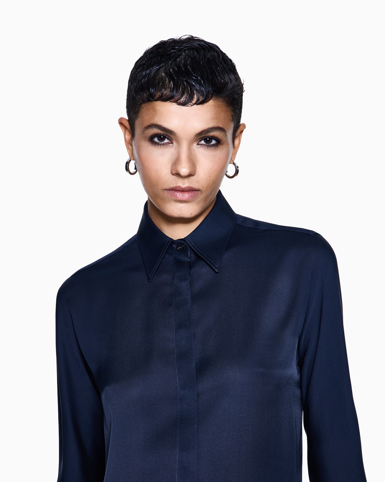 Bluse aus reinem Seidencharmeuse Folie 4