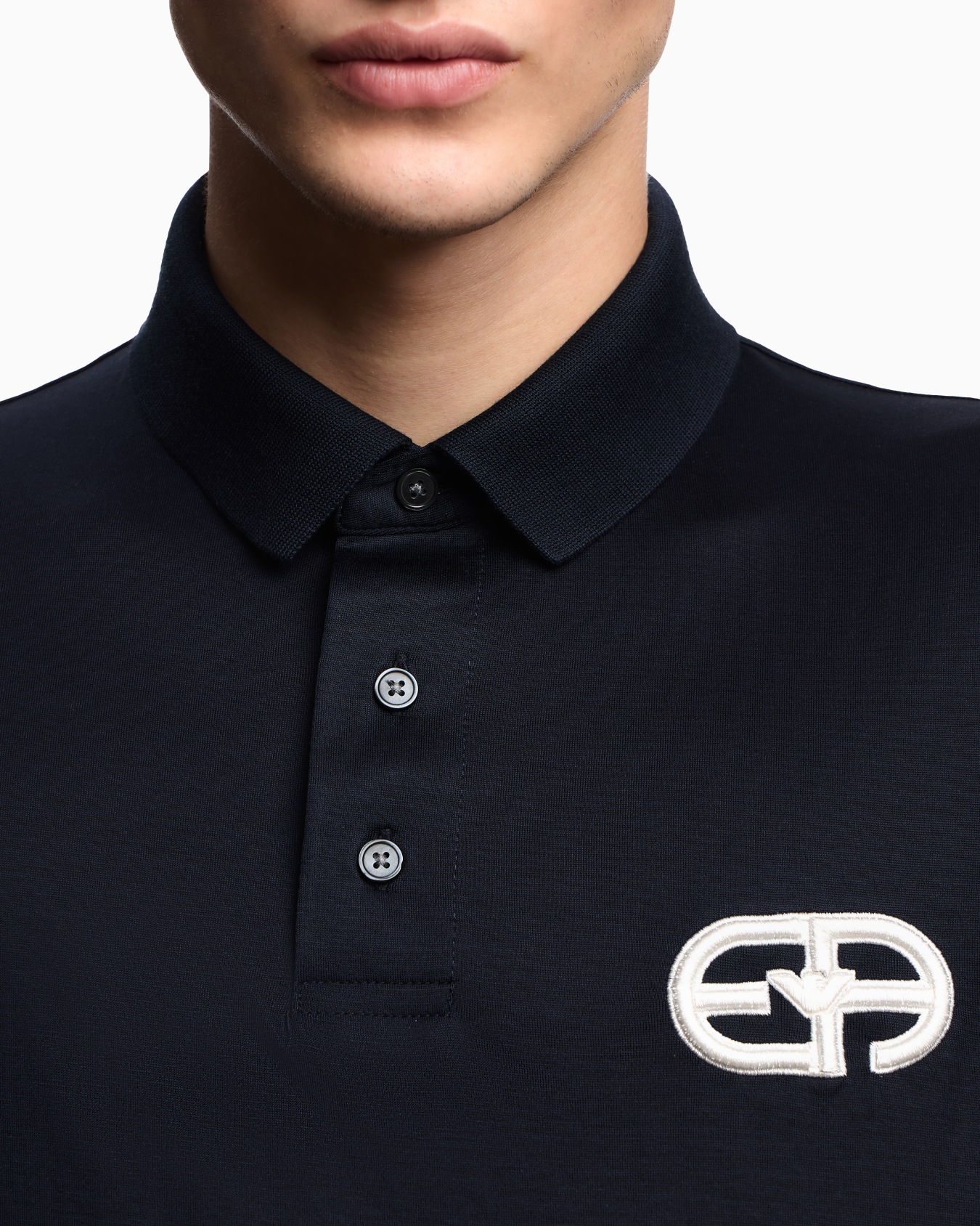 Polo en punto de mezcla de lyocell con logotipo EA bordado en relieve  Diapositiva 4
