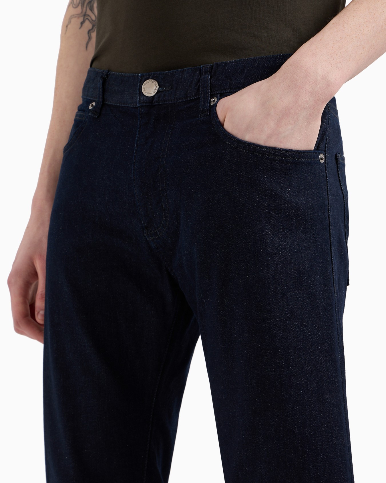 J45 Regular-fit jeans in comfort-twill denim Slide 4