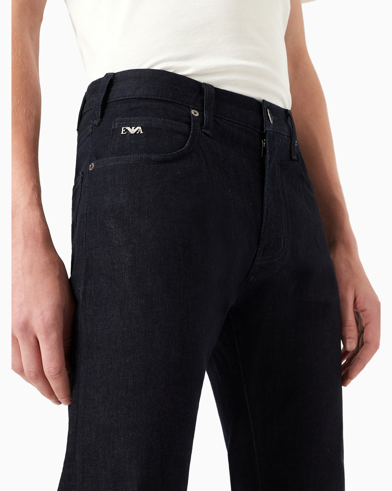 J45 Regular-fit jeans in comfort-twill denim Slide 5
