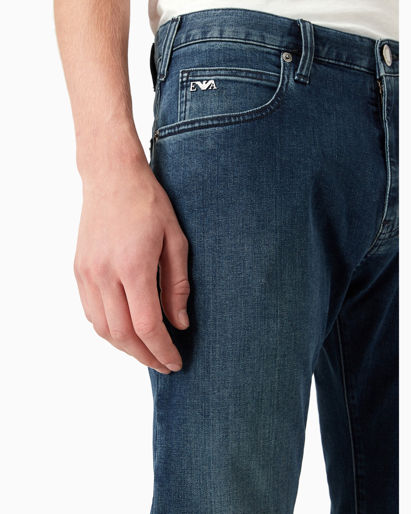 J45 Regular-fit jeans in comfort-twill denim Slide 5