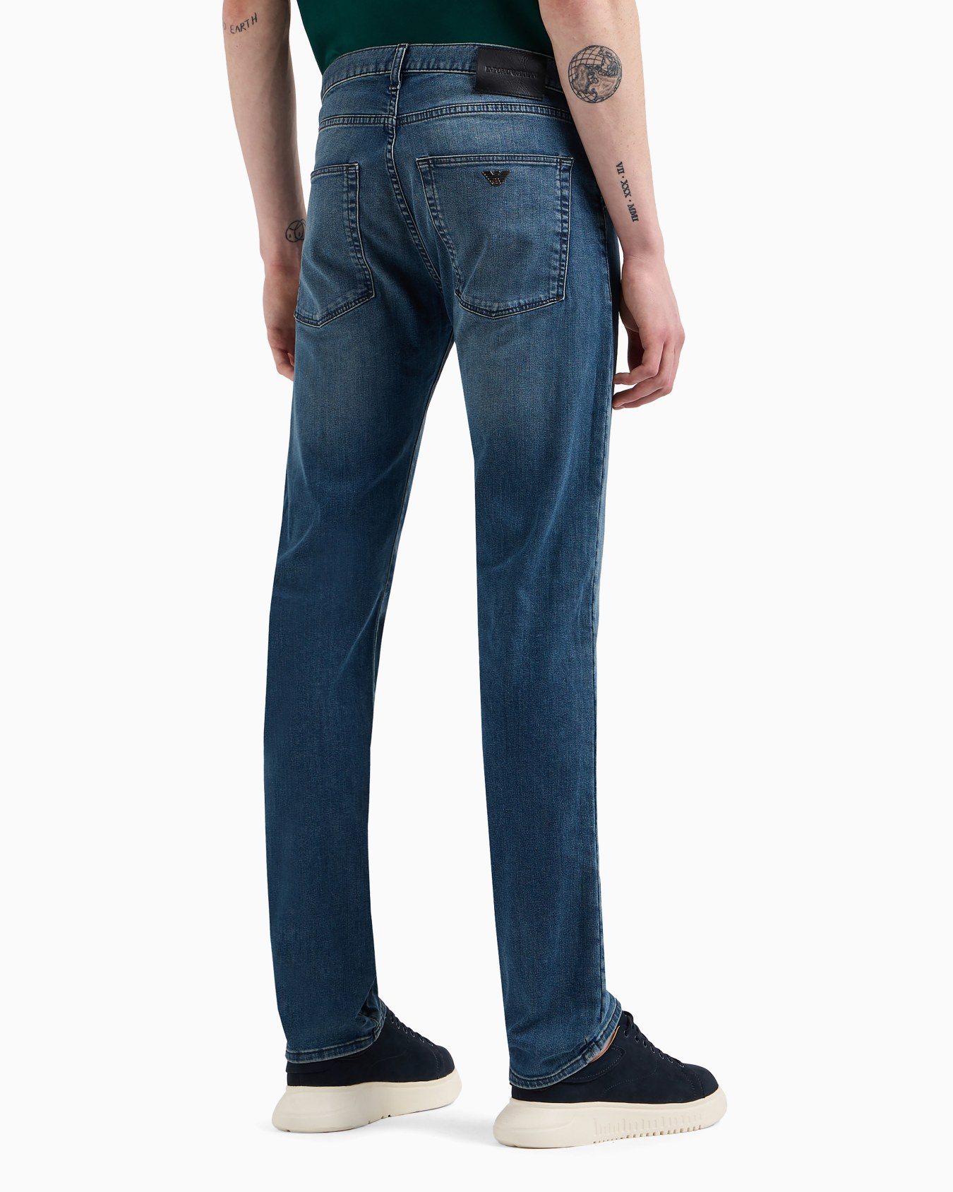 J45 Regular-fit jeans in comfort-twill denim Slide 2