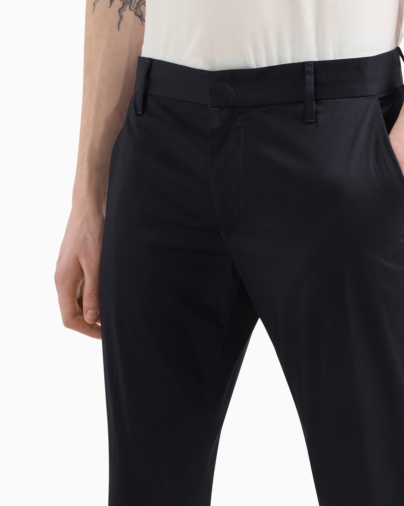 Stretch-cotton chinos Slide 4