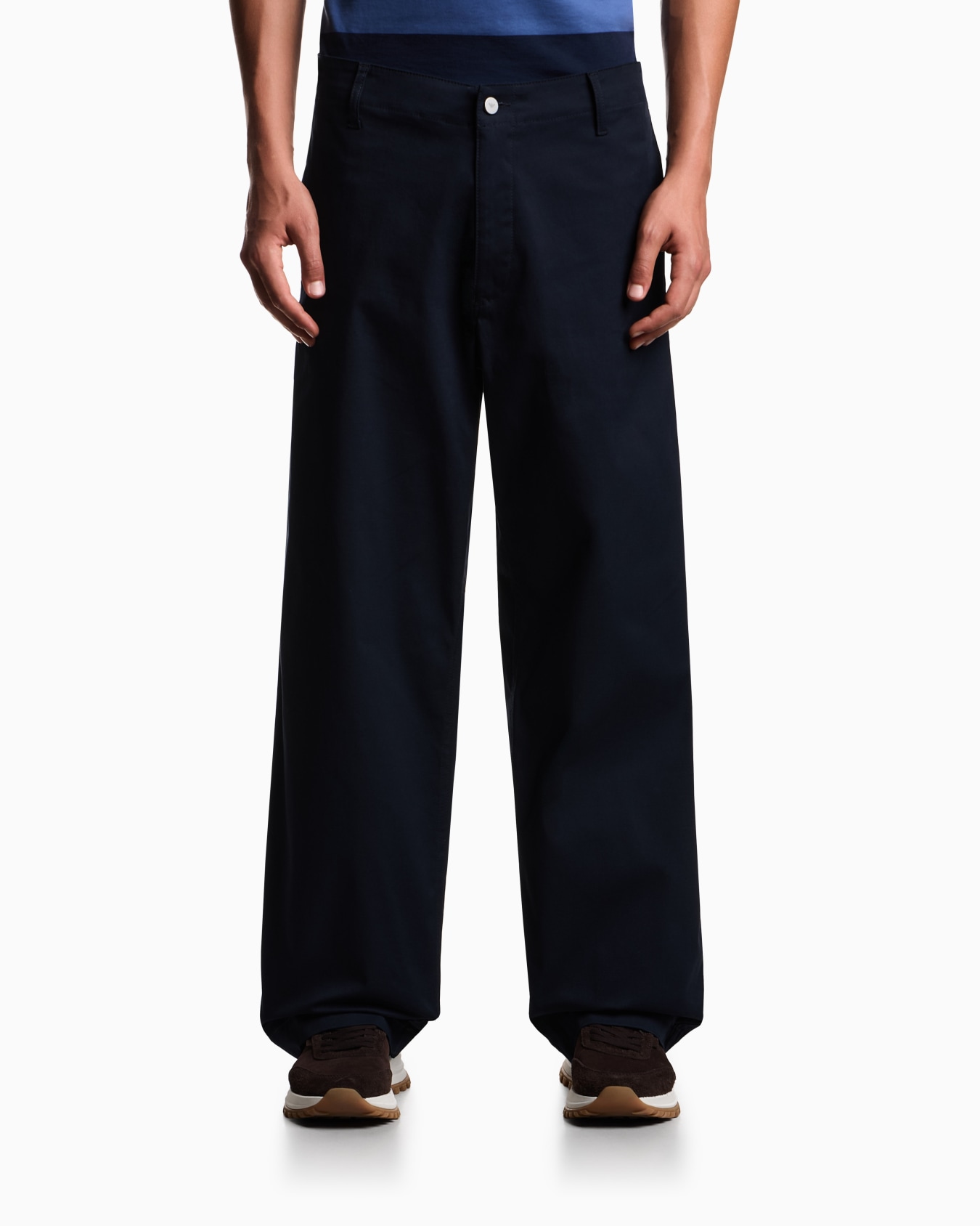 Pantalones modelo chino en gabardina orgánica ASV Diapositiva 3