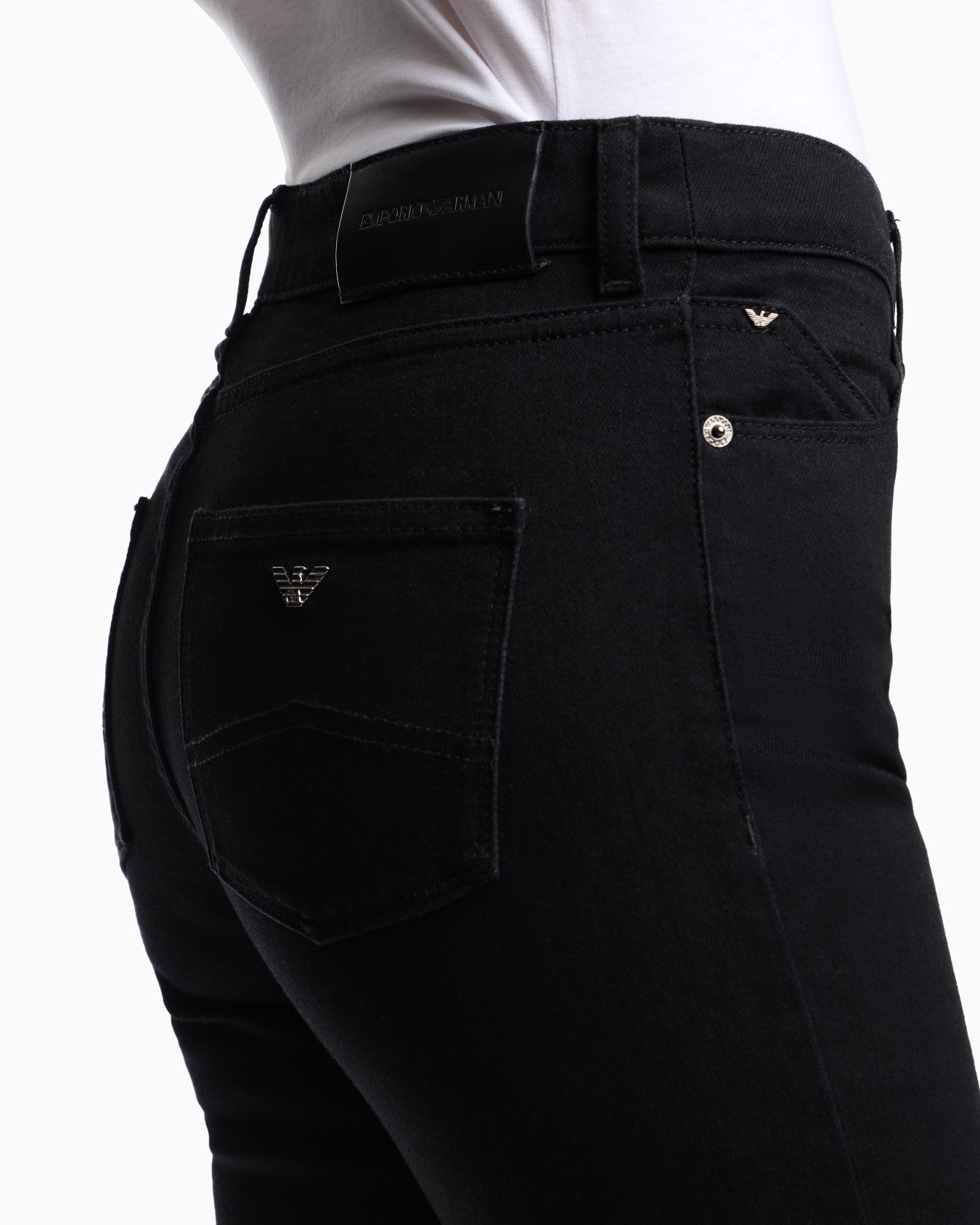 Vaqueros J18 de cintura alta y pernera ajustada en cómodo denim lavado a la piedra Diapositiva 6