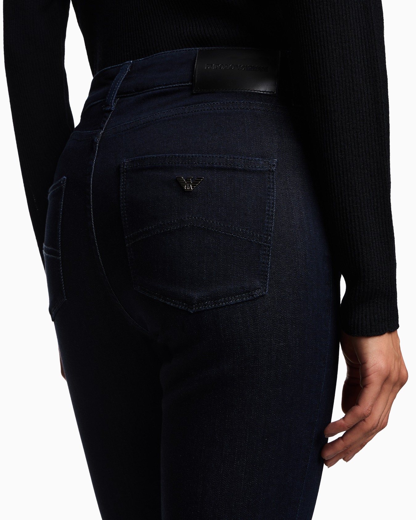 J18 High-waisted skinny leg jeans in a Lyocell blend denim Slide 4