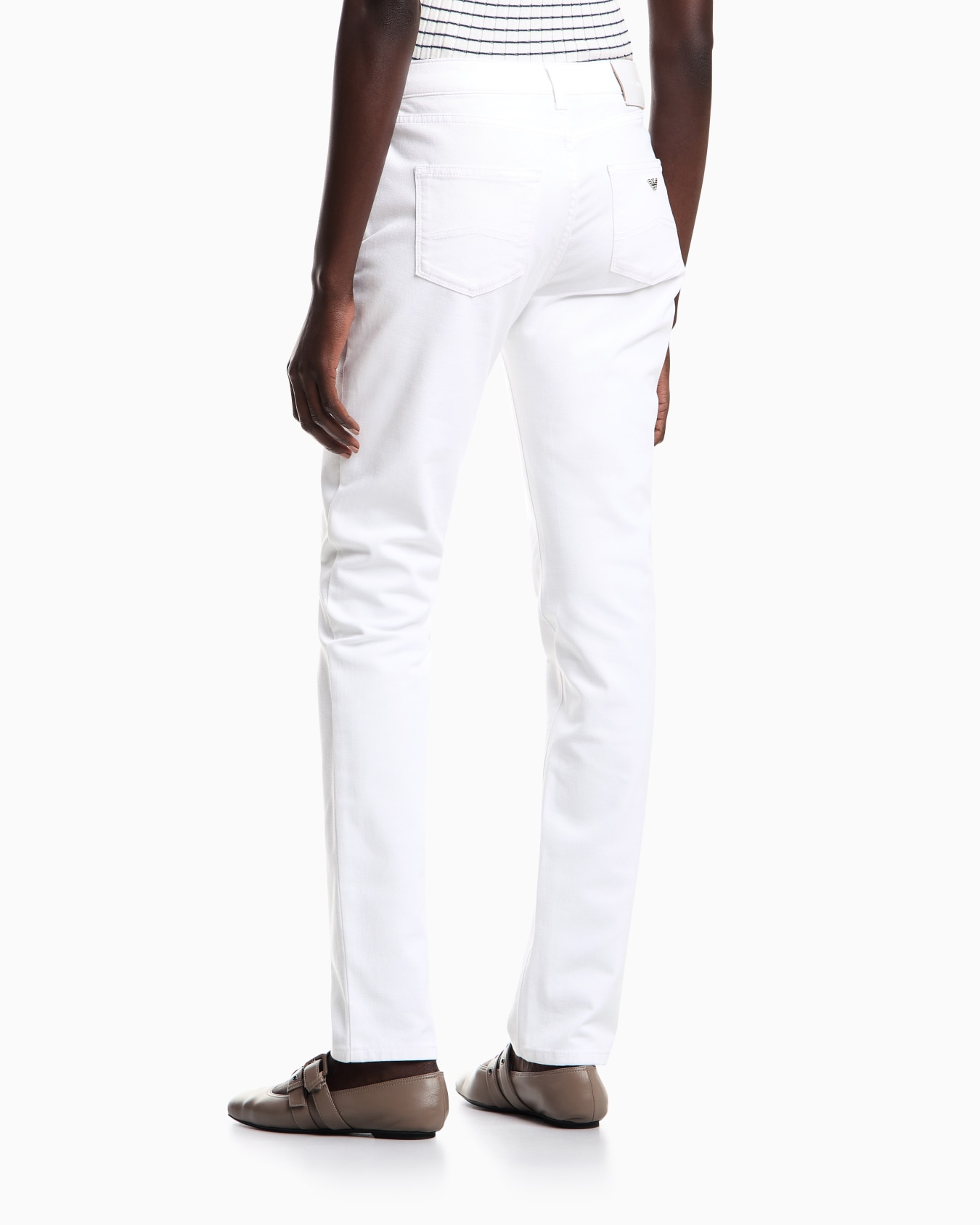 J18 Jeans aus Comfort-Denim mit hoher Taille Essential Folie 5