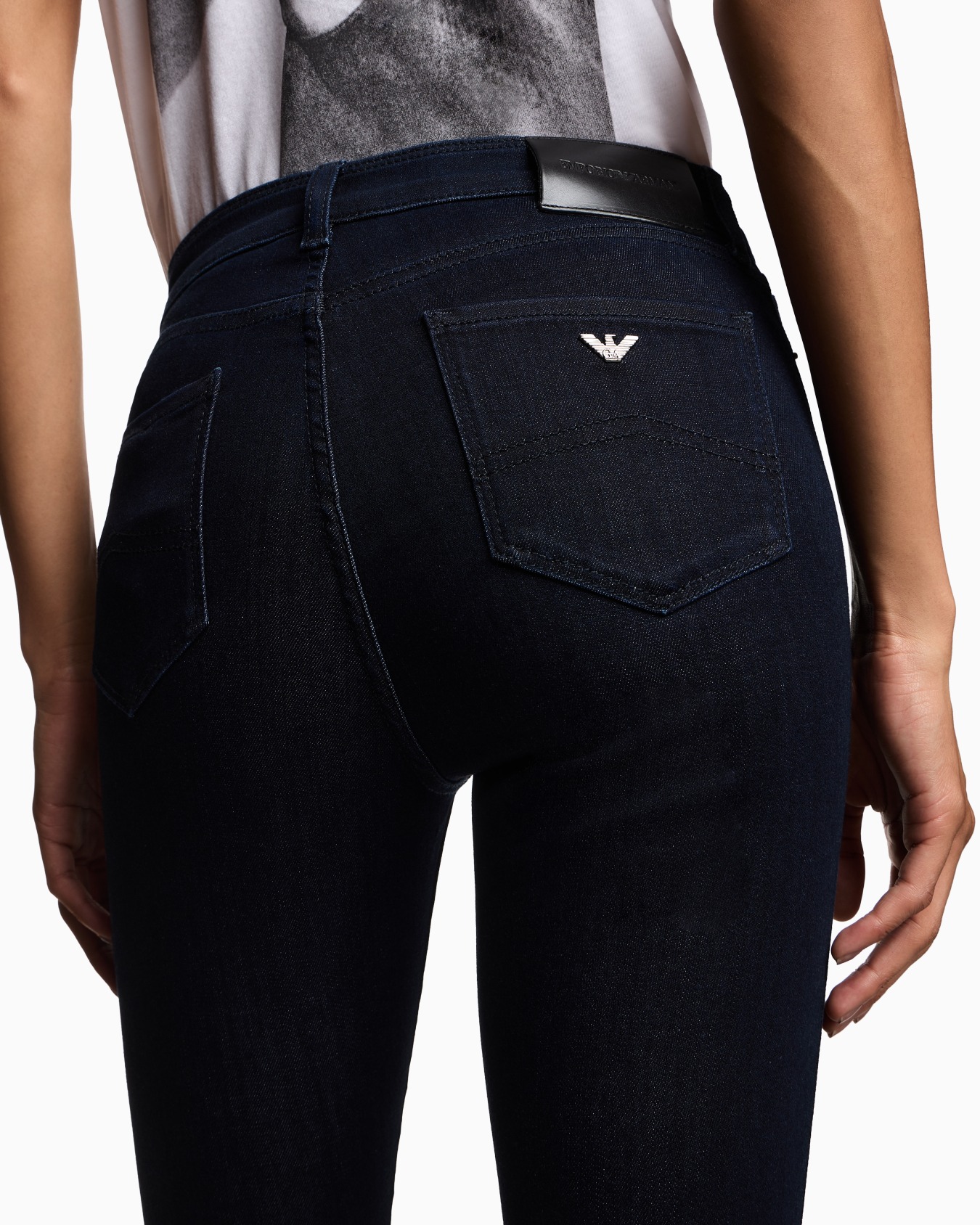 J20 high-waisted super skinny leg jeans in Lyocell denim Slide 4