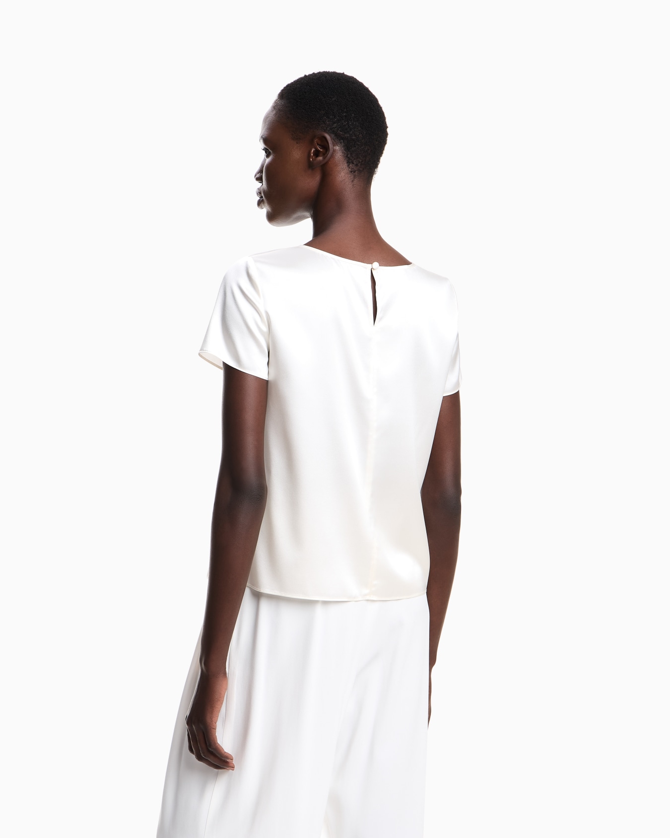 Blouse à manches courtes en satin de soie Diapositive 2