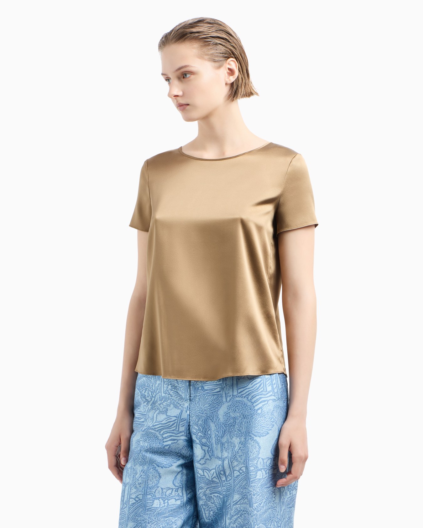 Short-sleeved silk satin blouse Slide 4