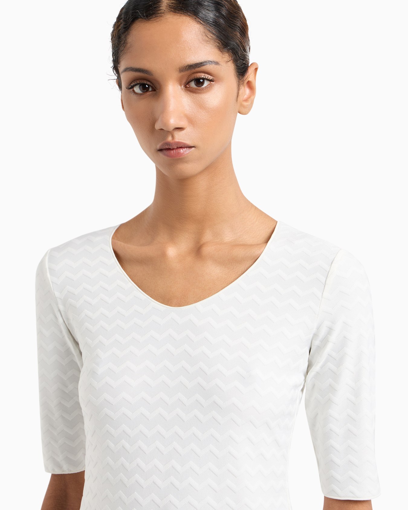 Pull à col V en jersey de nylon bi-stretch avec motif jacquard Diapositive 4
