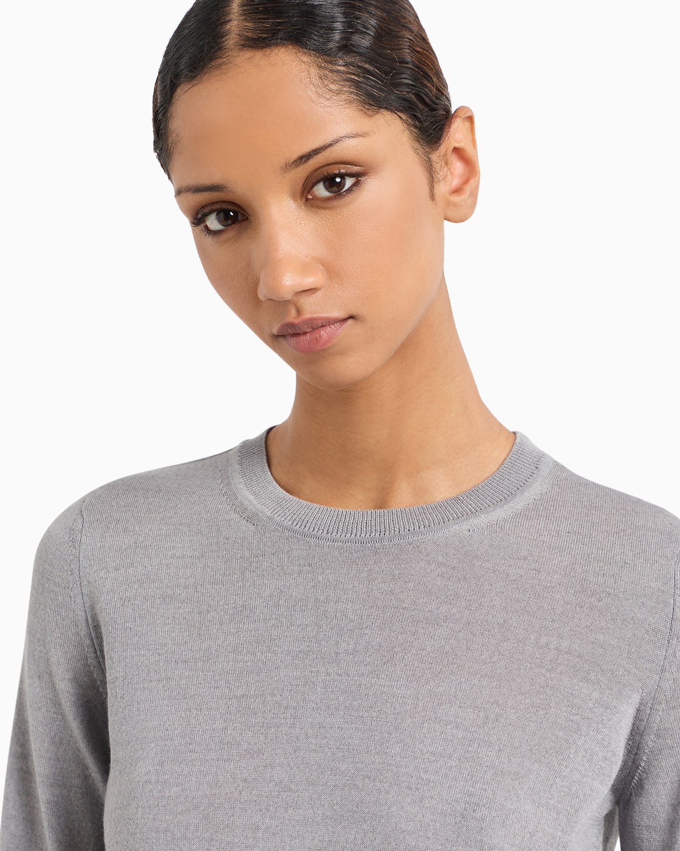 Crew-neck jumper in pure virgin wool Slide 4