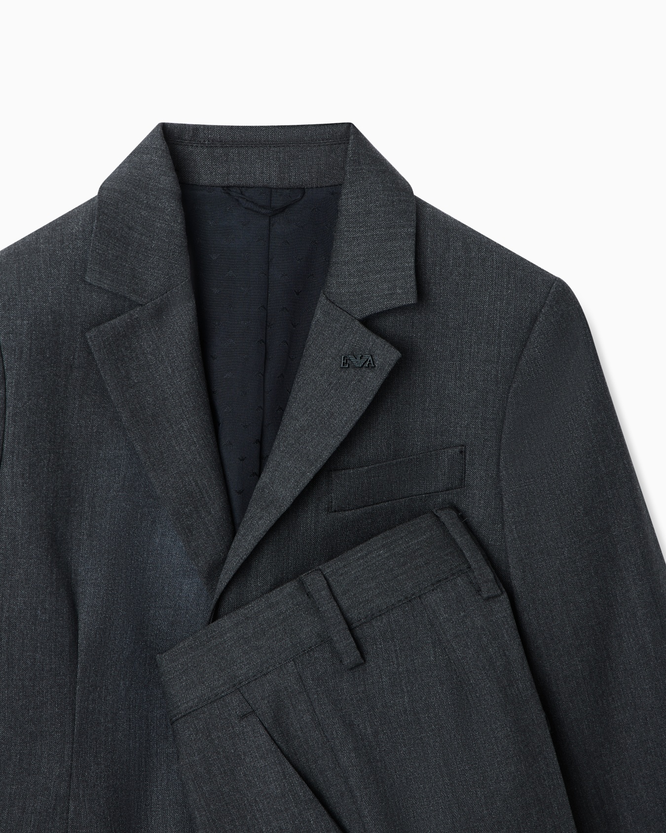 Single-breasted suit in light virgin wool Slide 1