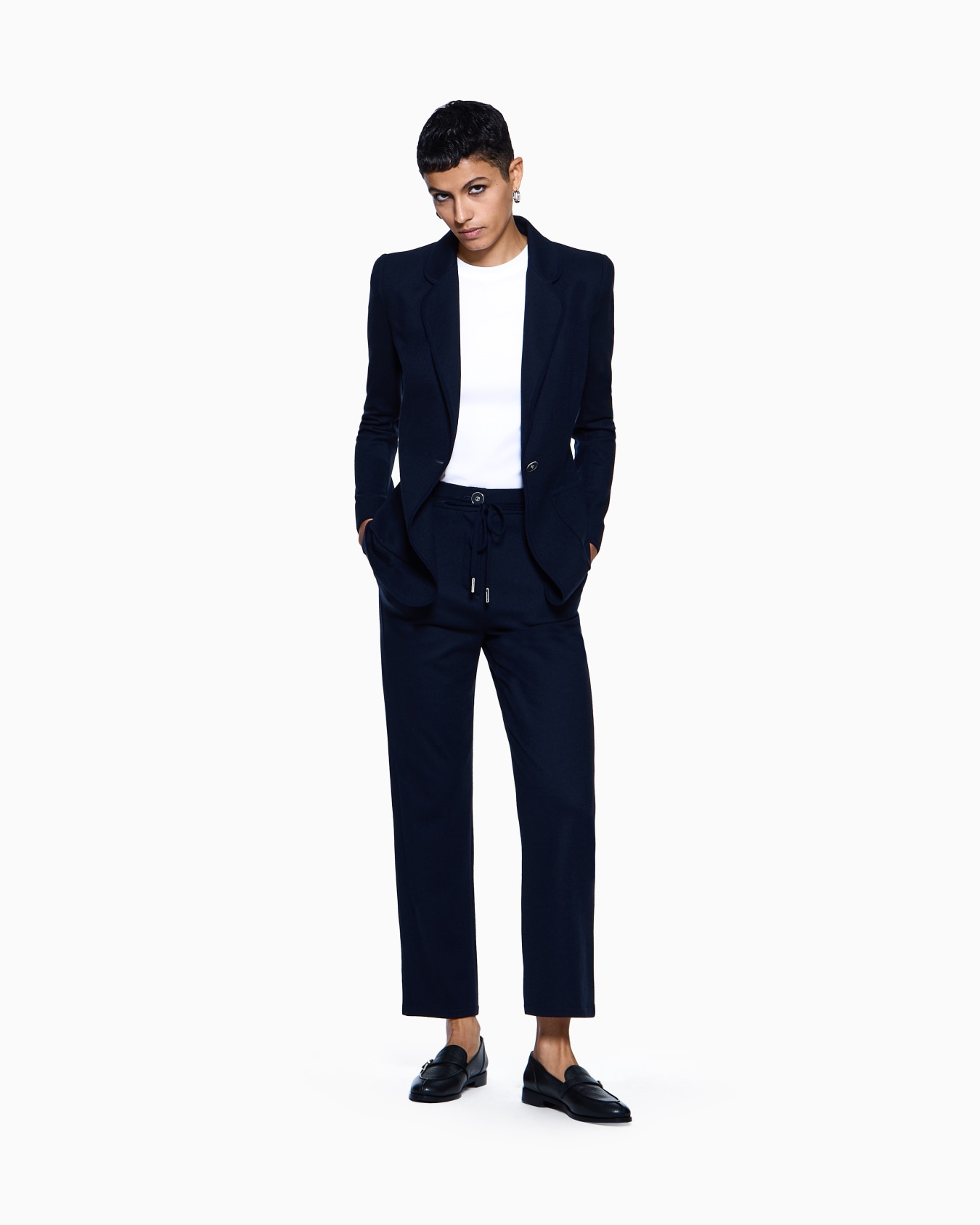 Short-sleeved crew-neck jumper in pure cashmere Slide 1