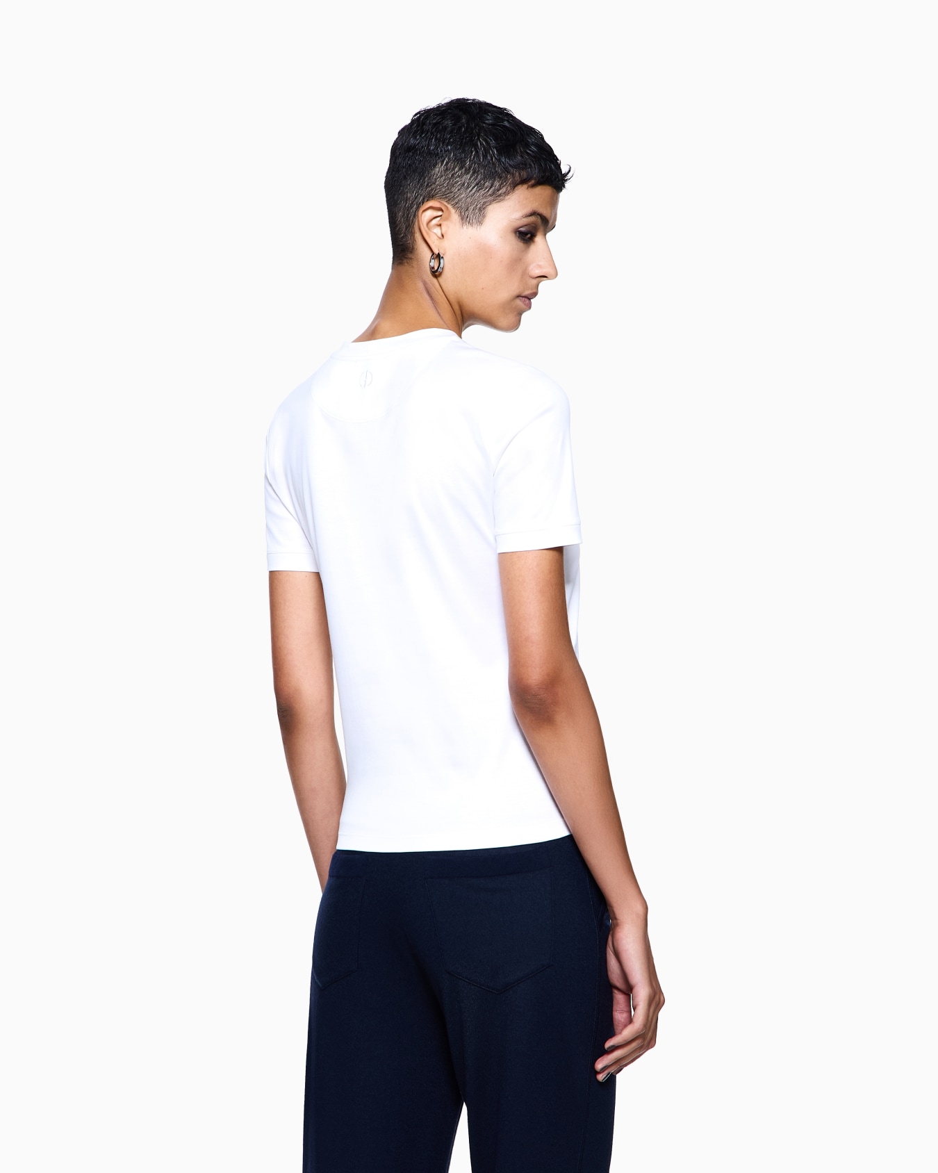 Short-sleeved crew-neck jumper in pure cashmere Slide 2