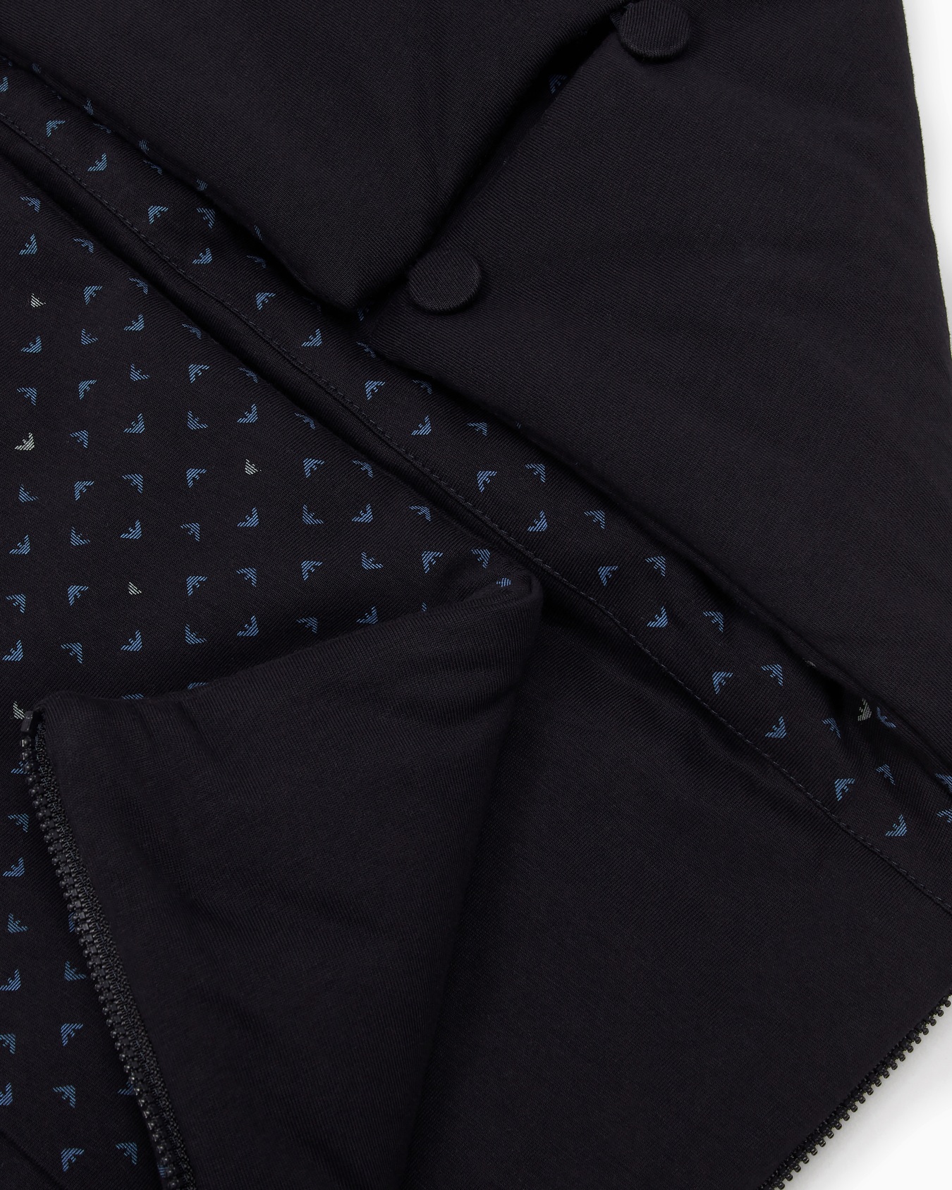 Sleeping bag with op-art eagle print Slide 1