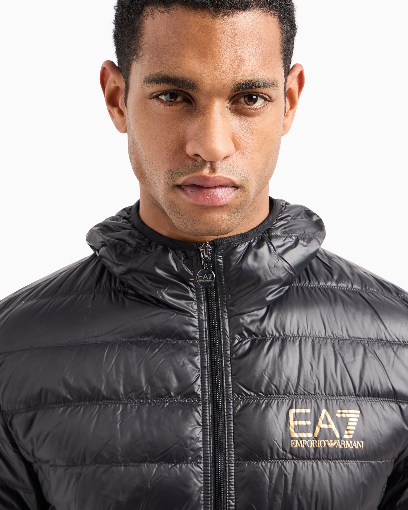 Chaqueta acolchada plegable Core Identity con capucha Diapositiva 4