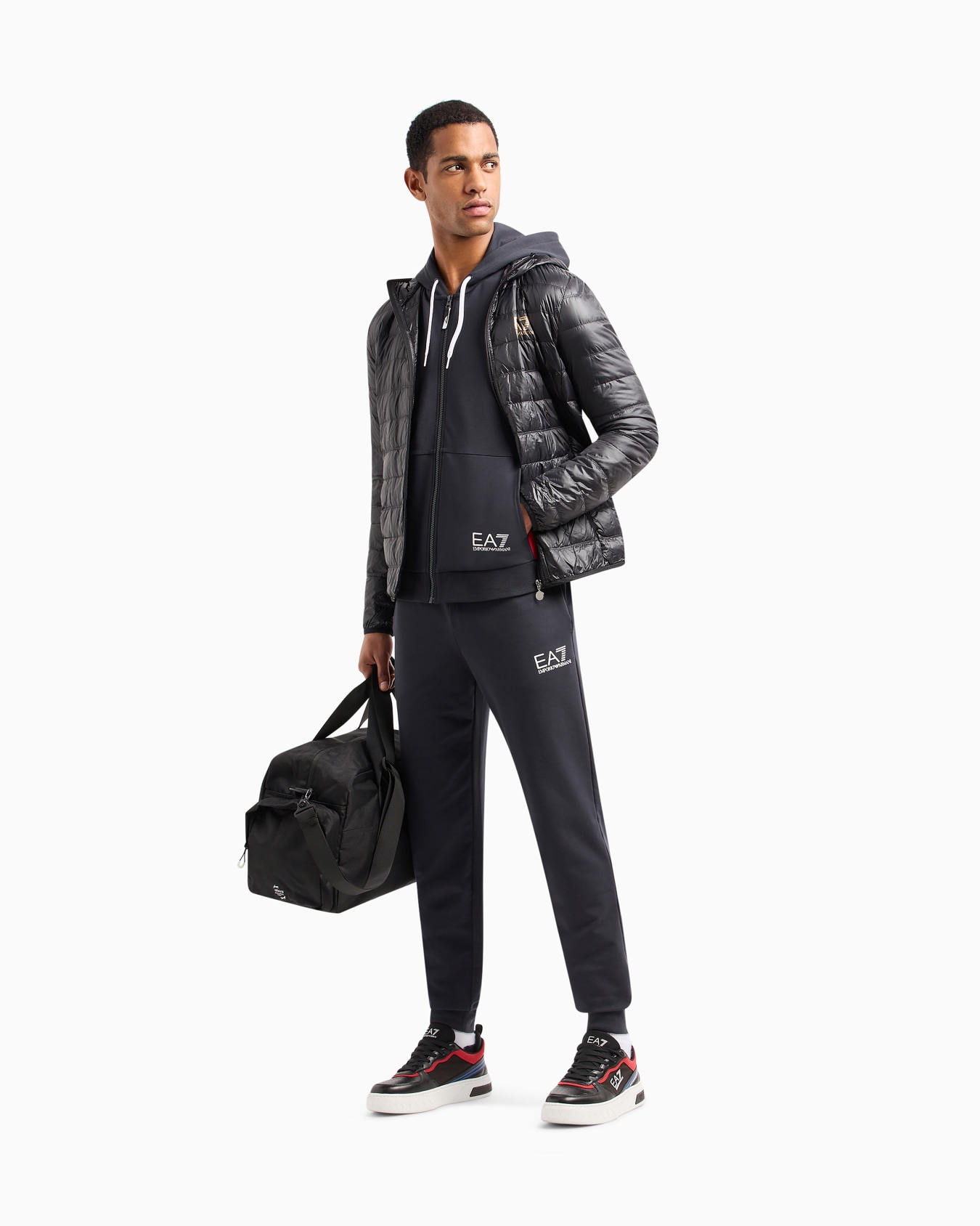 Chaqueta acolchada plegable Core Identity con capucha Diapositiva 1