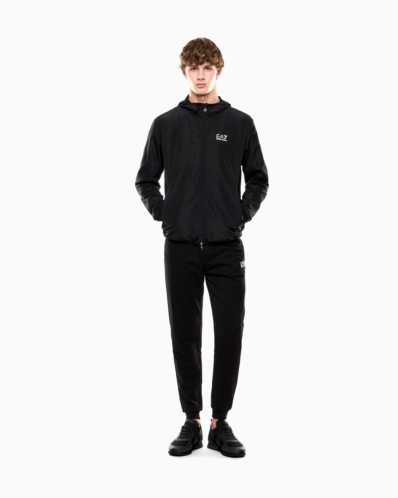 Bomber con capucha de tejido reciclado Core Identity Diapositiva 2