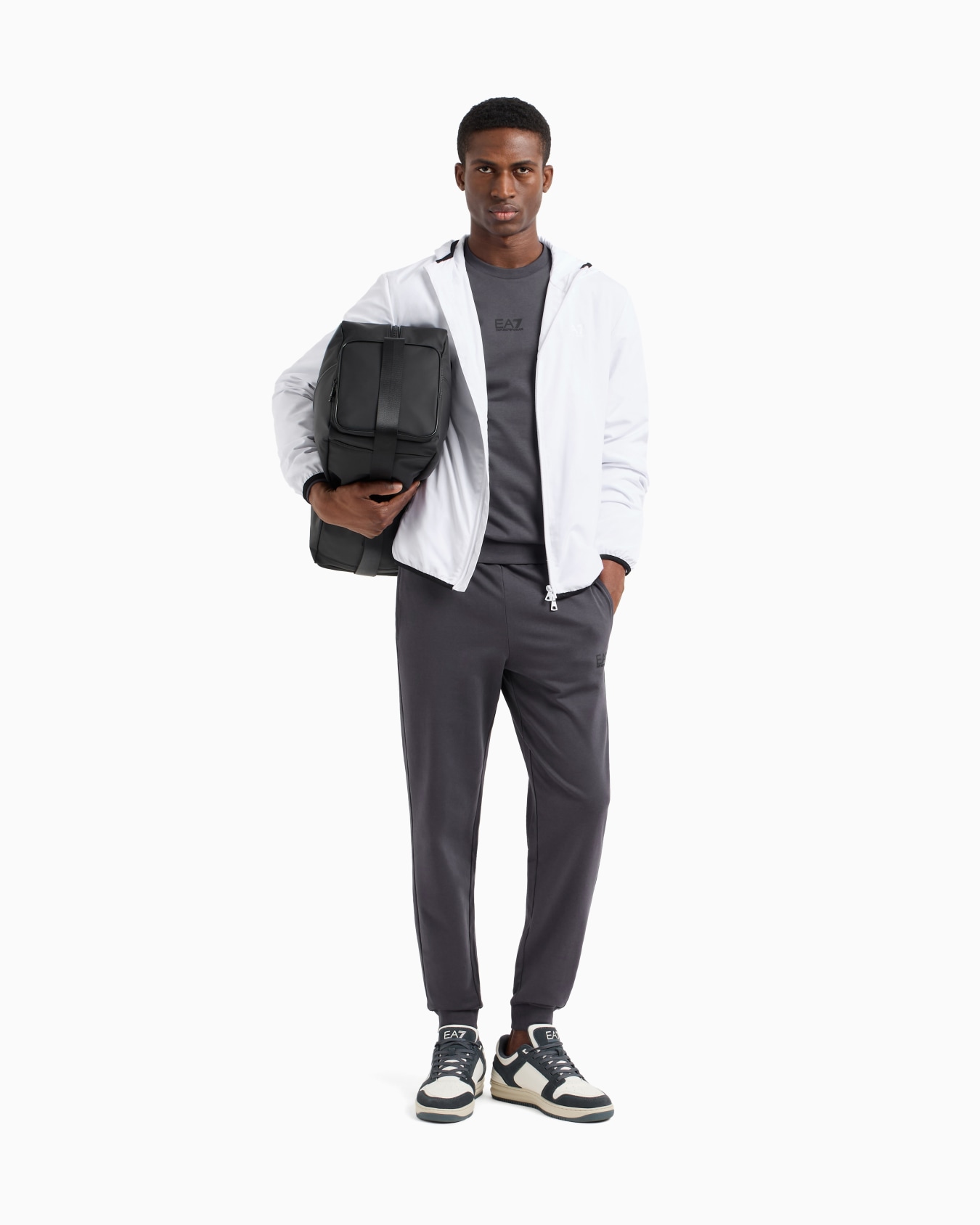 Blouson bomber à capuche Core Identity en tissu technique recyclé Diapositive 1