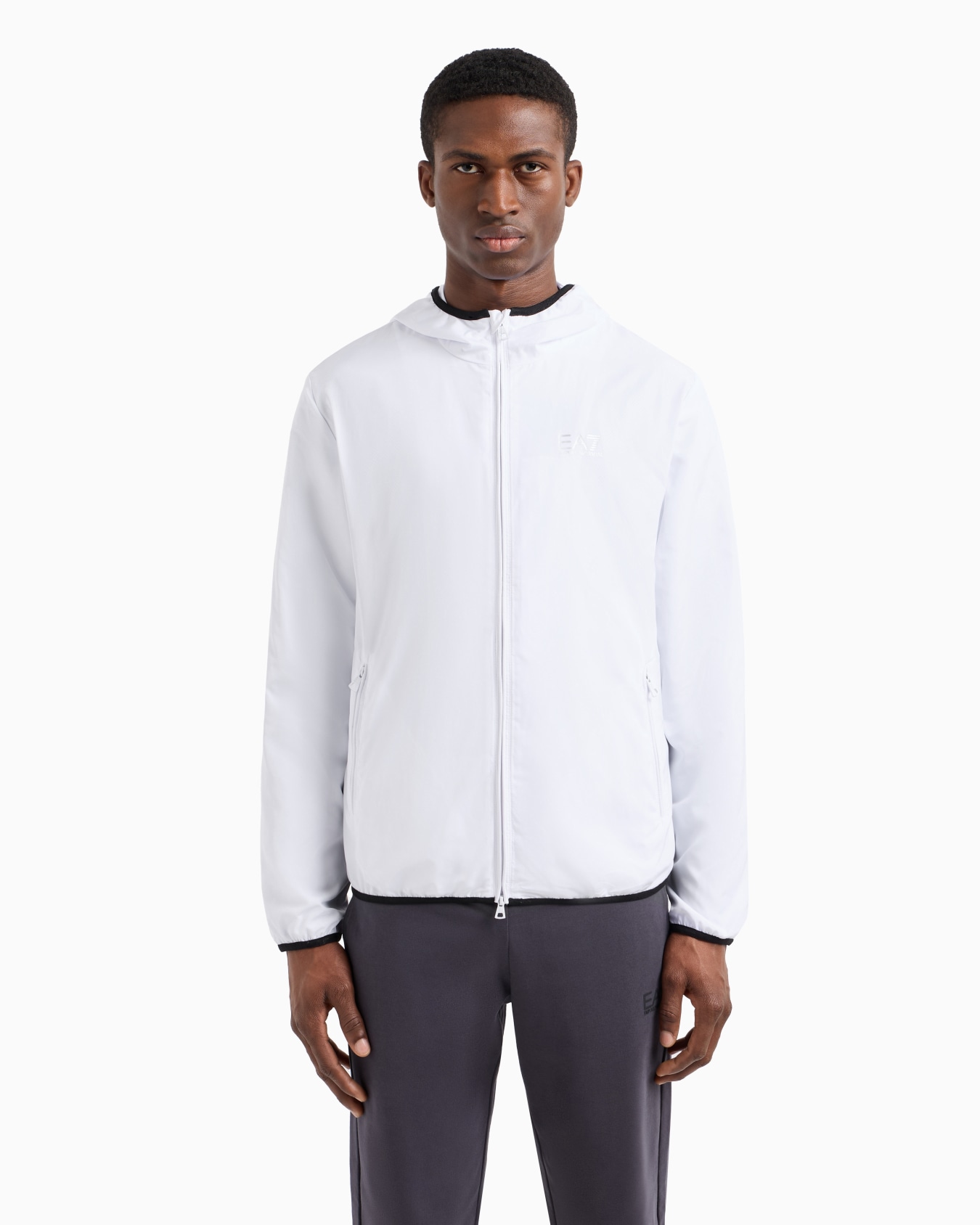 Blouson bomber à capuche Core Identity en tissu technique recyclé Diapositive 3