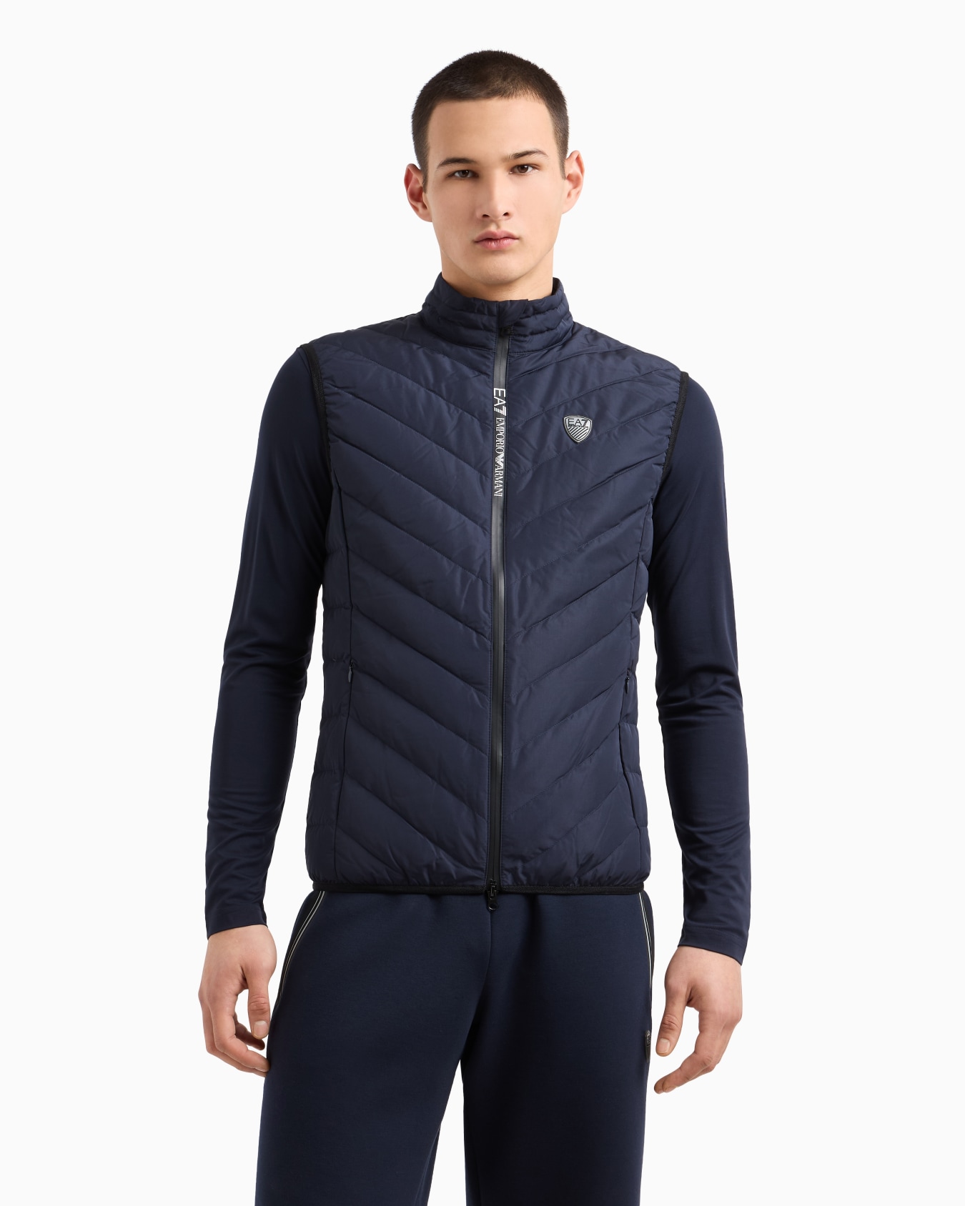 Packable technical fabric padded gilet Slide 3