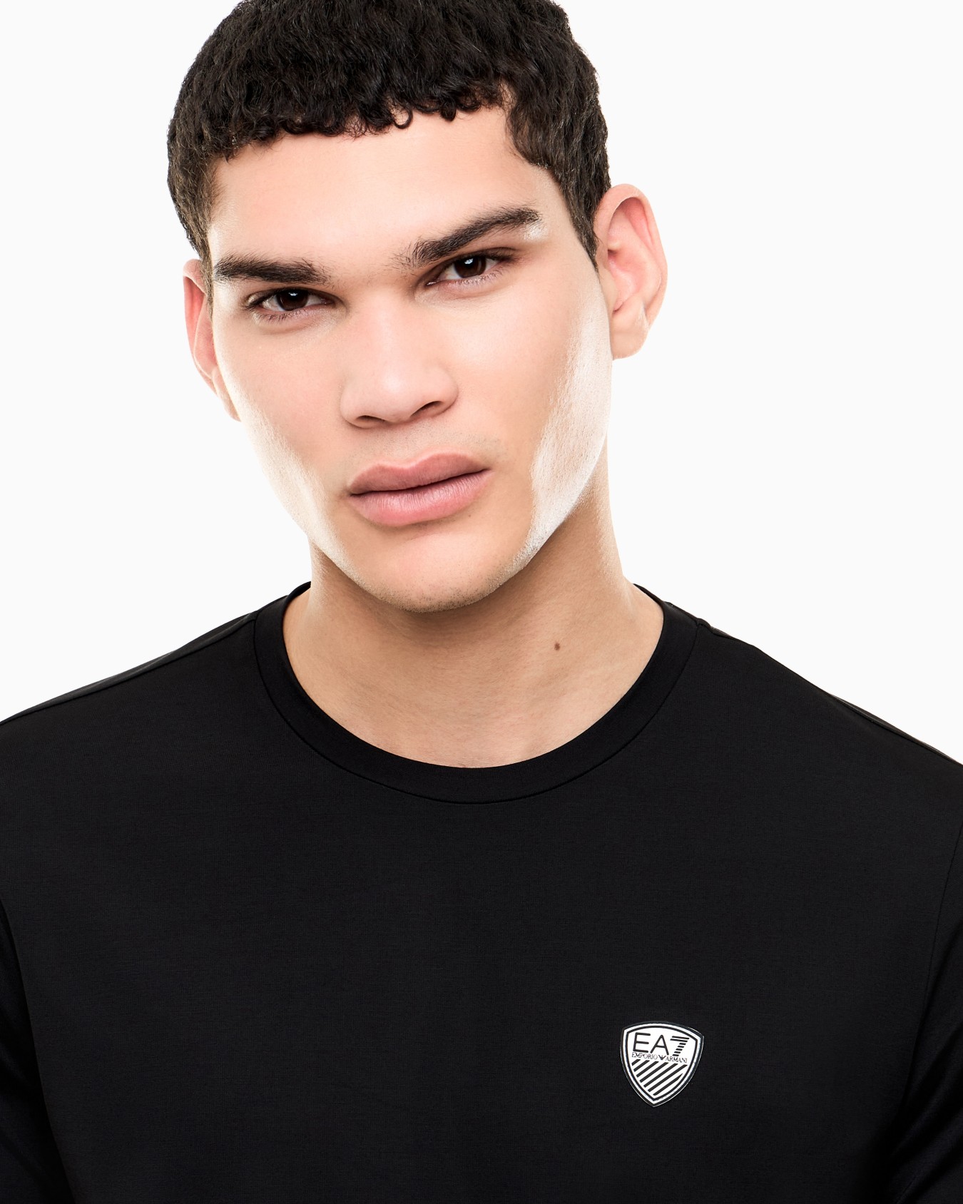 T-shirt girocollo Premium Shield in misto viscosa Slide 5