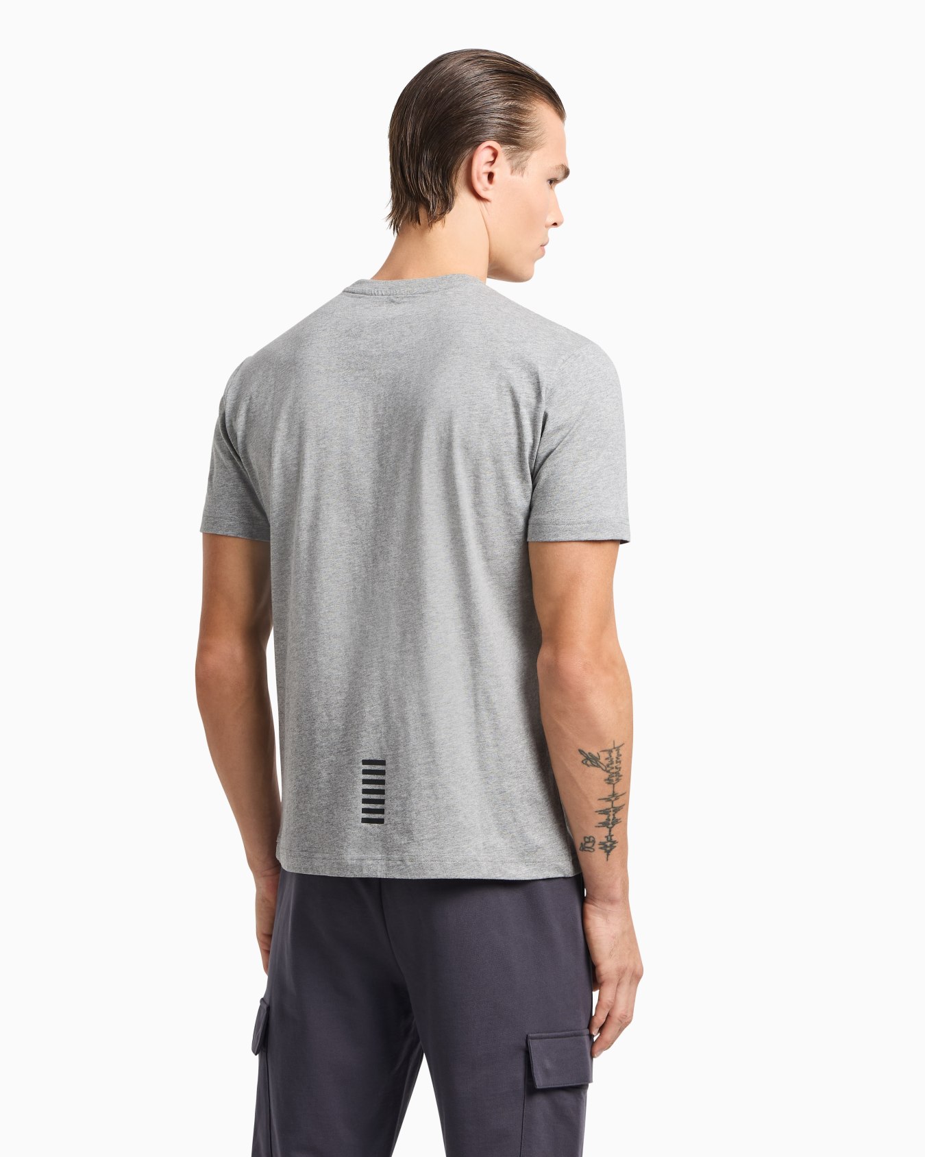 Camiseta Core Identity de algodón Pima Diapositiva 2