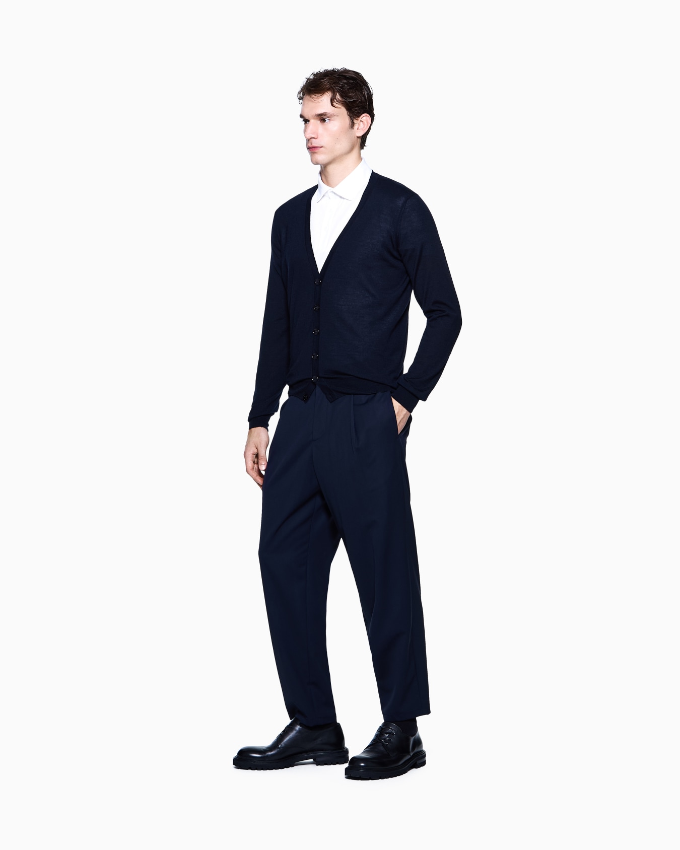 Cashmere cardigan with buttons Slide 1