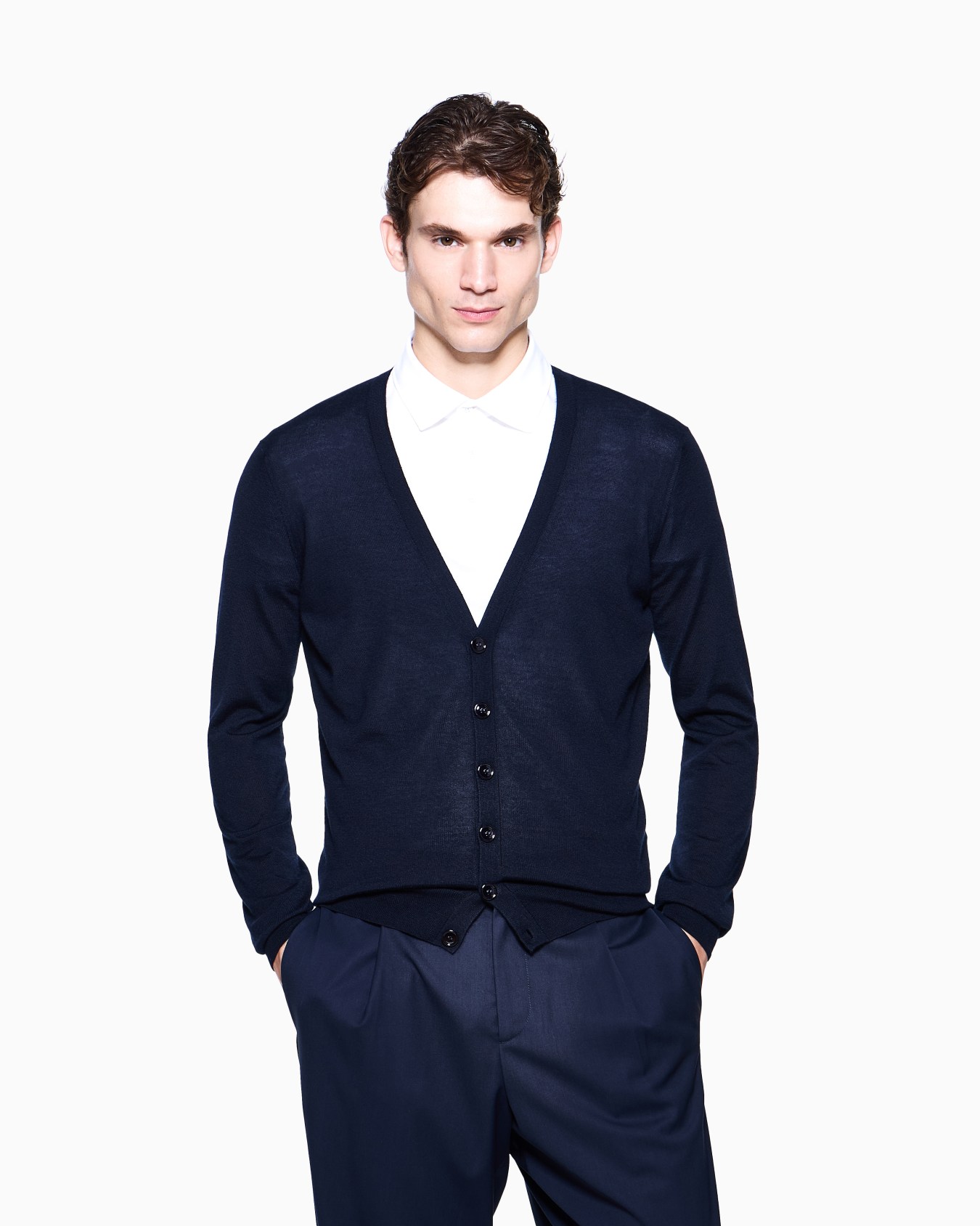 Cashmere cardigan with buttons Slide 3