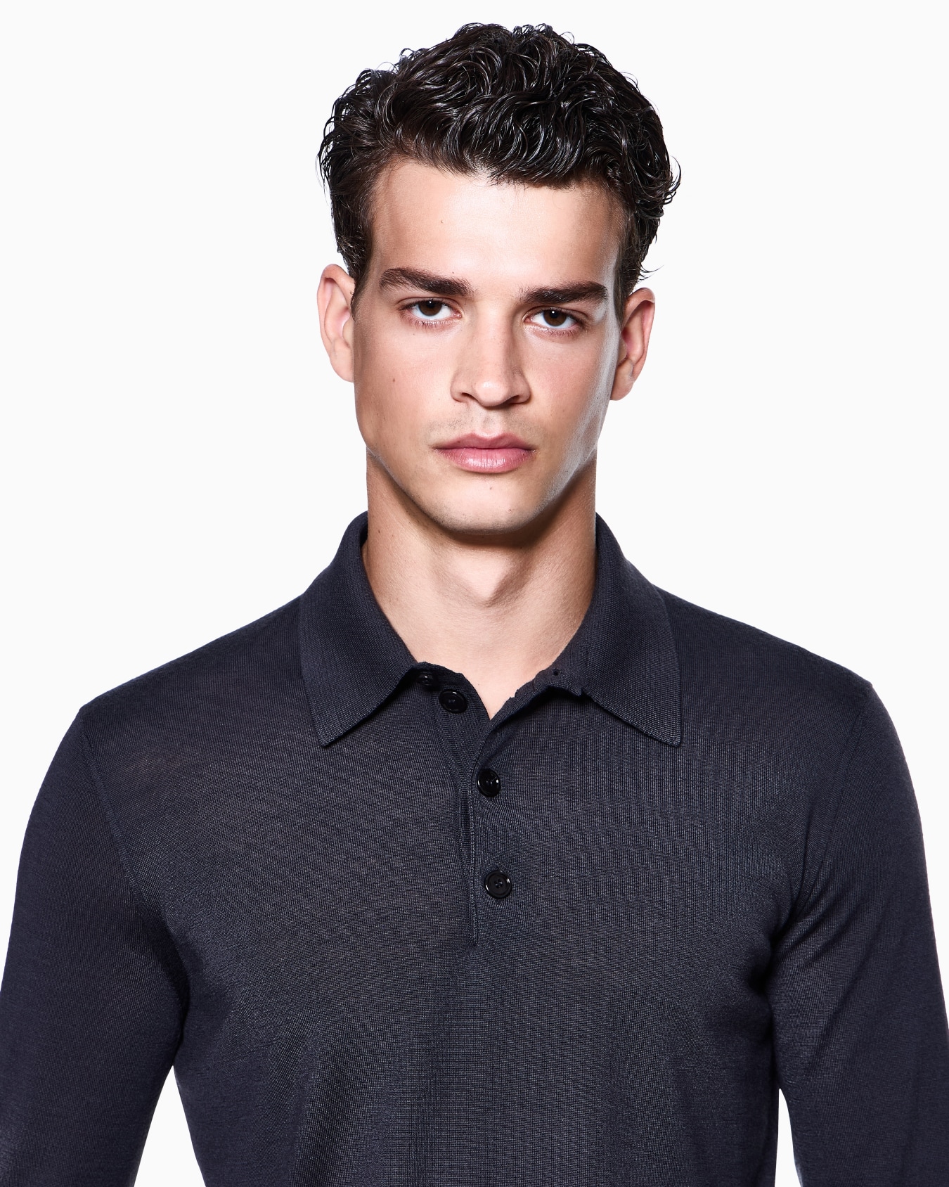 Long-sleeved polo shirt in virgin wool Slide 4