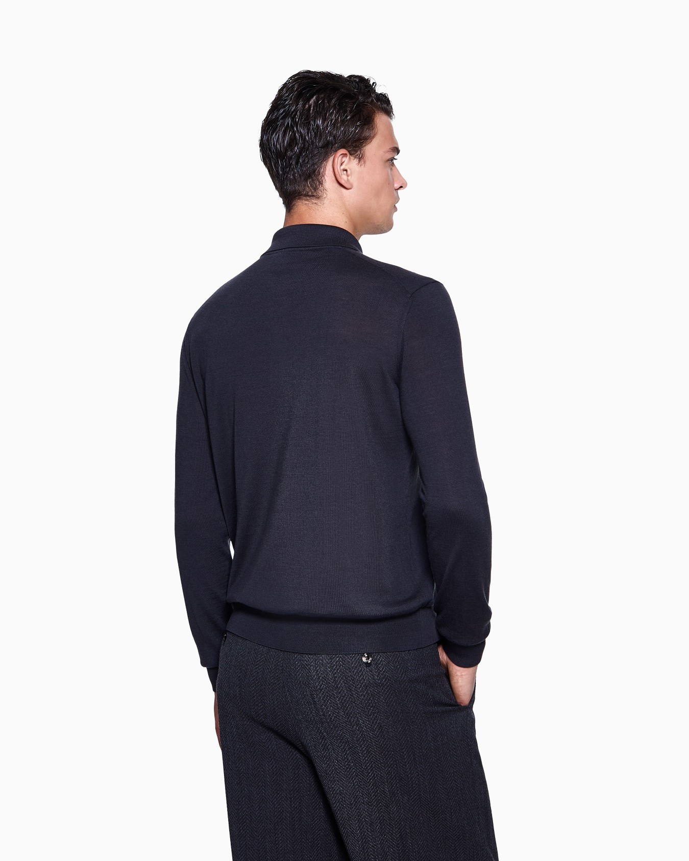 Long-sleeved polo shirt in virgin wool Slide 5