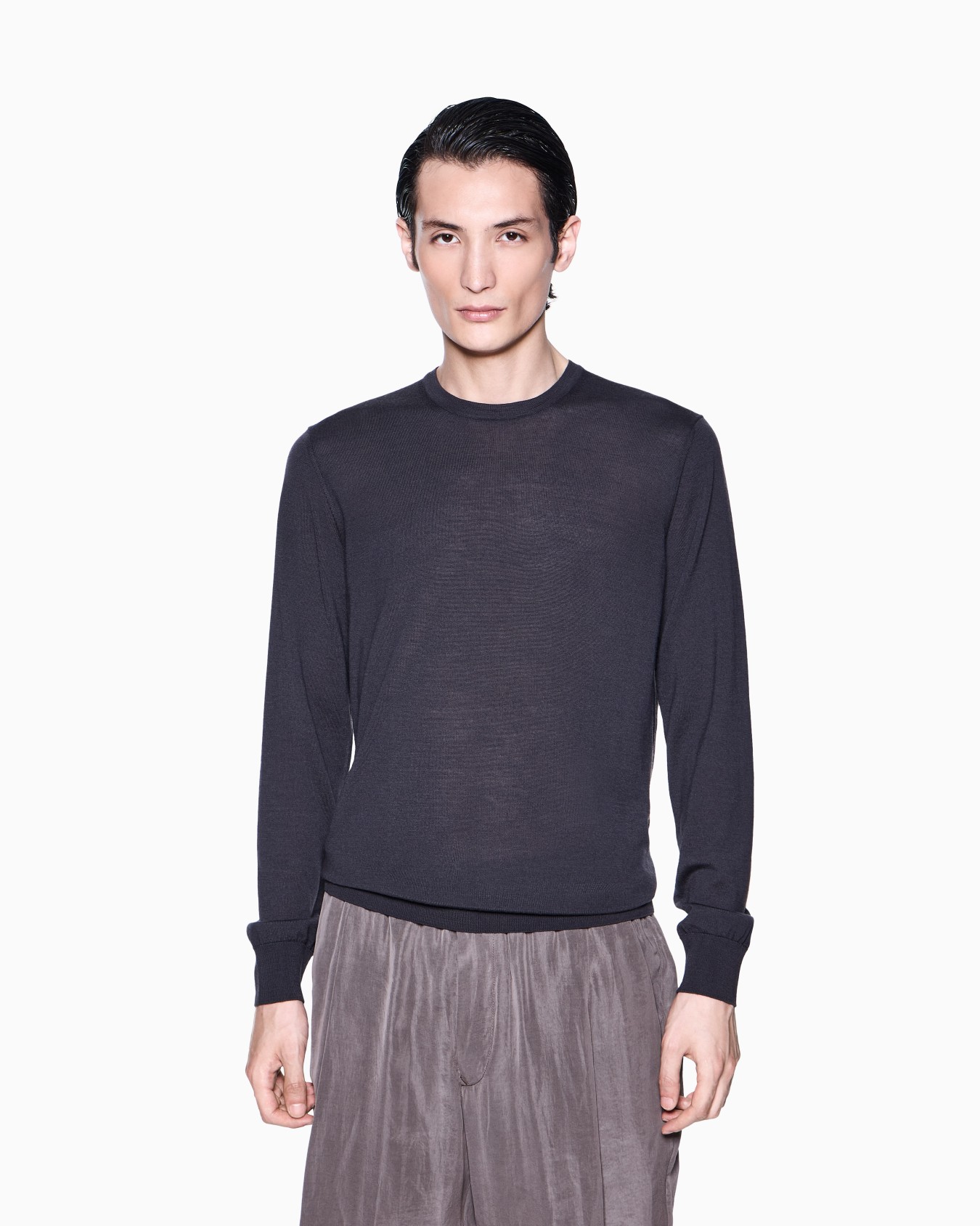 Virgin-wool, crew-neck jumper Slide 3