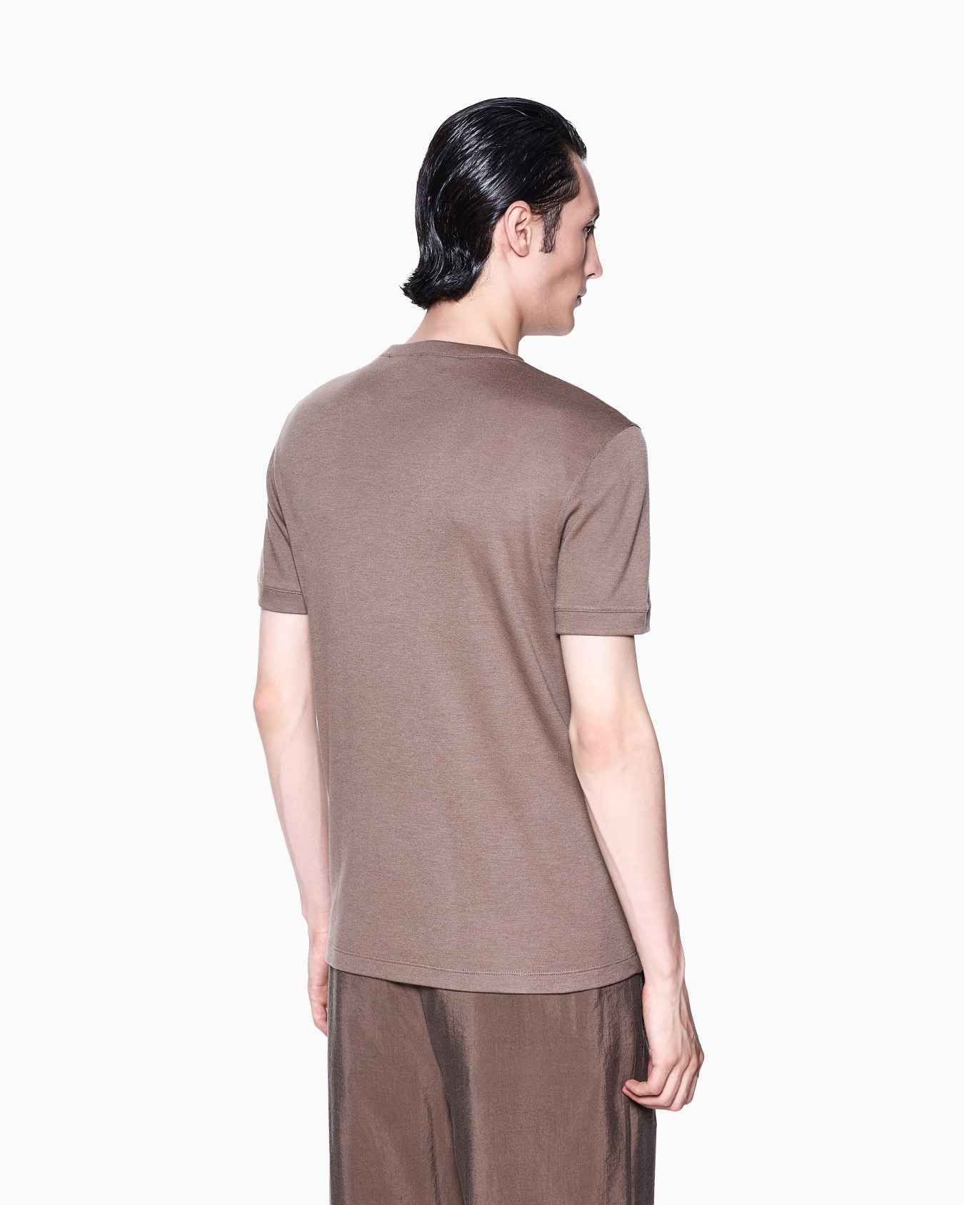 Maglia girocollo a maniche corte in interlock di cashmere  Slide 2