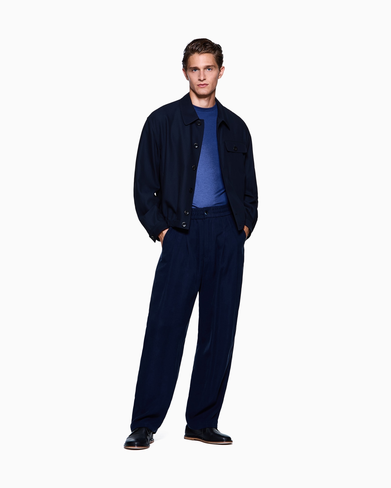  crew-neck, short-sleeved jumper in cashmere interlock Slide 1