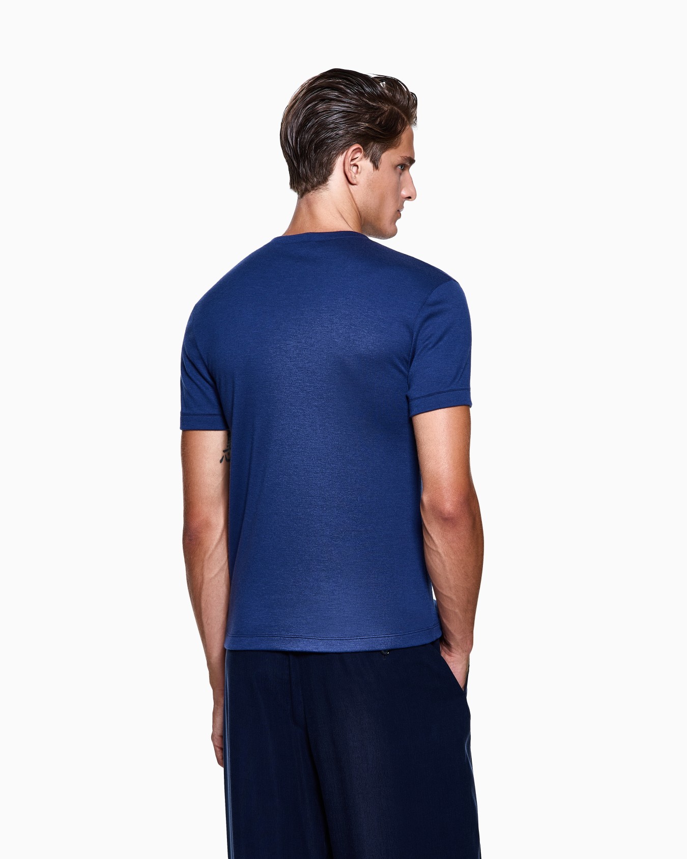  crew-neck, short-sleeved jumper in cashmere interlock Slide 2