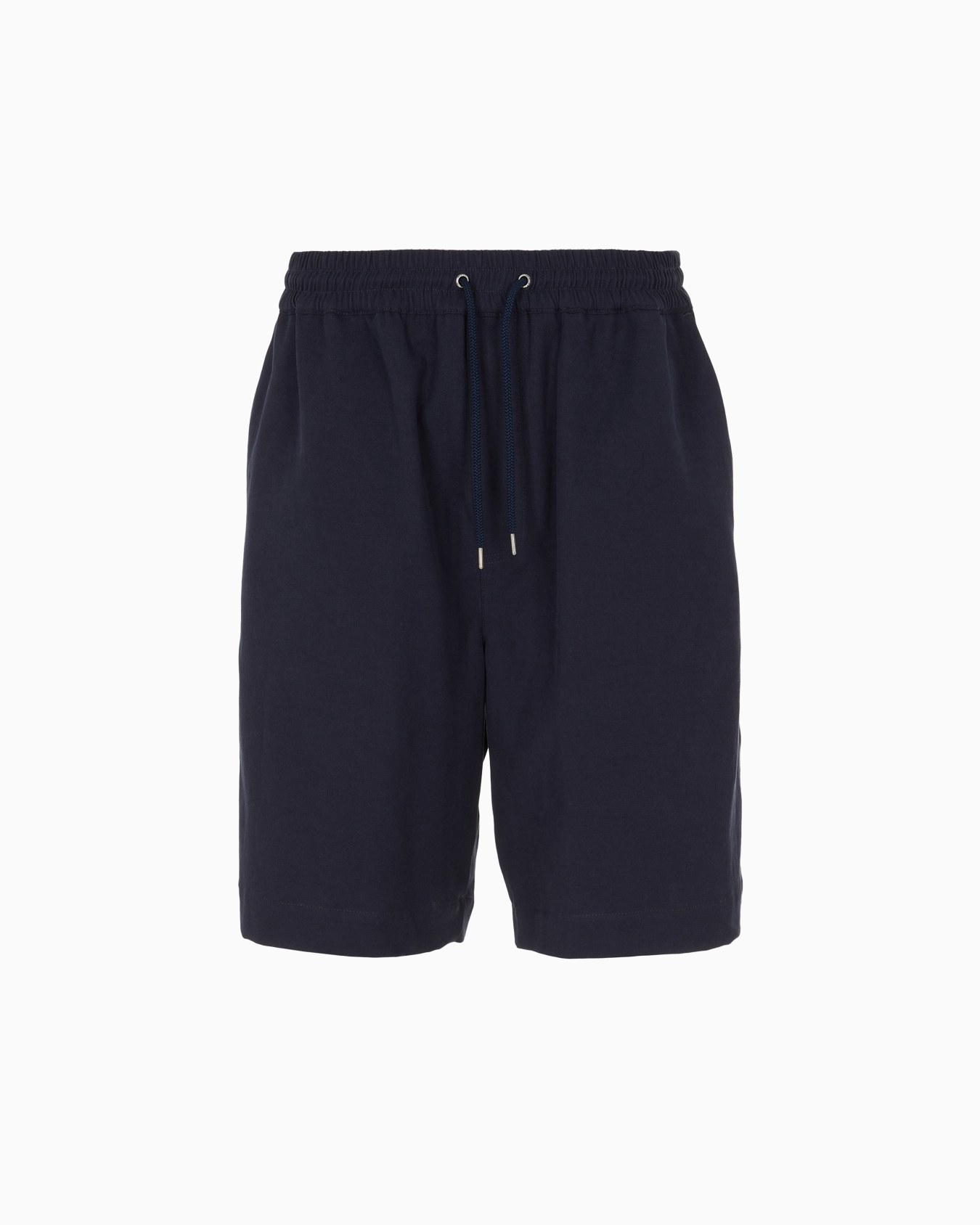 Flat front bermuda shorts made of lyocell canvas and cotton Slide 0
