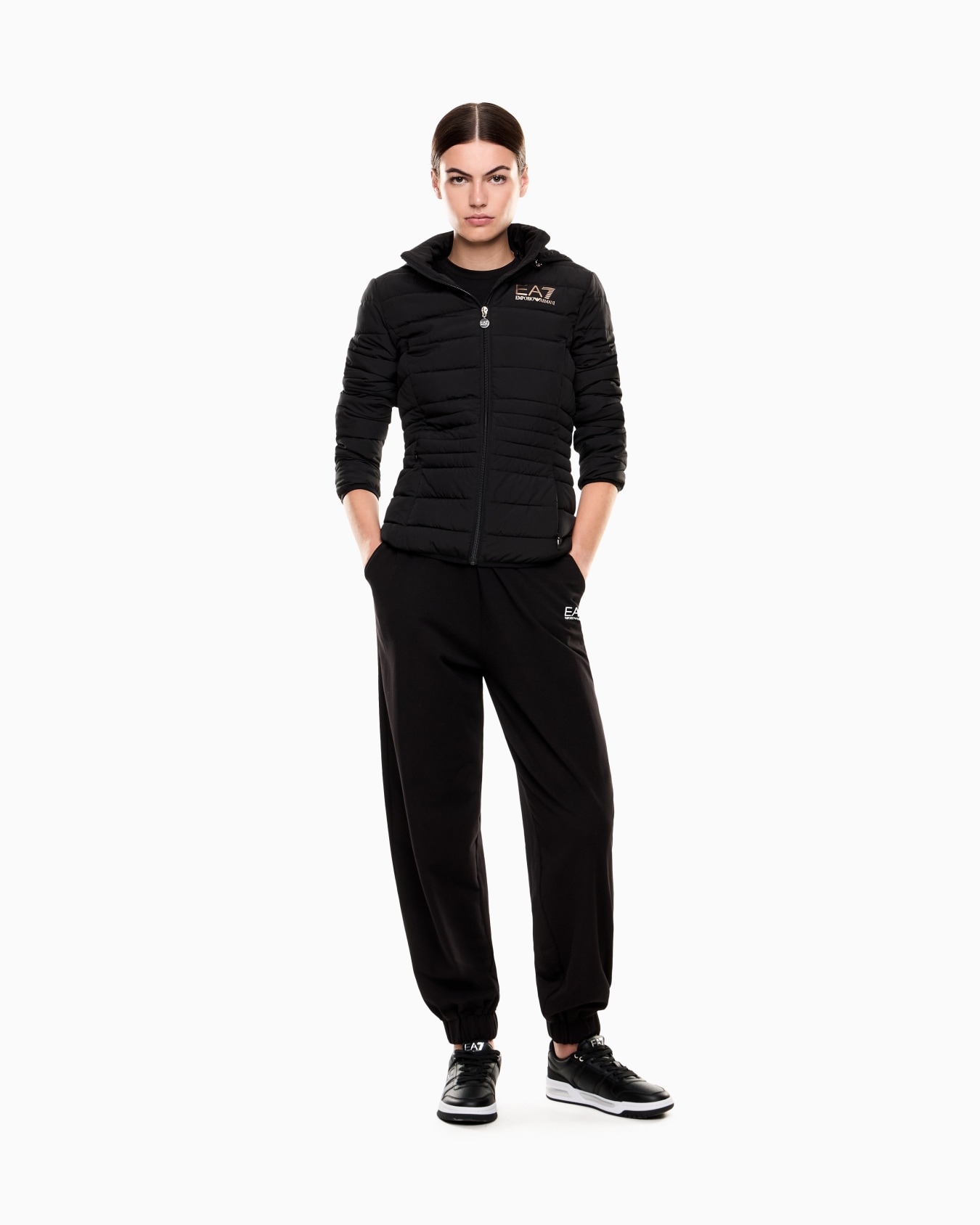 Chaqueta acolchada Core Lady de tejido técnico reciclado con capucha Diapositiva 1