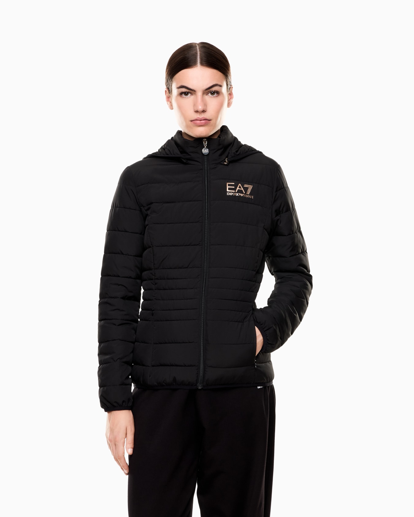 Chaqueta acolchada Core Lady de tejido técnico reciclado con capucha Diapositiva 3