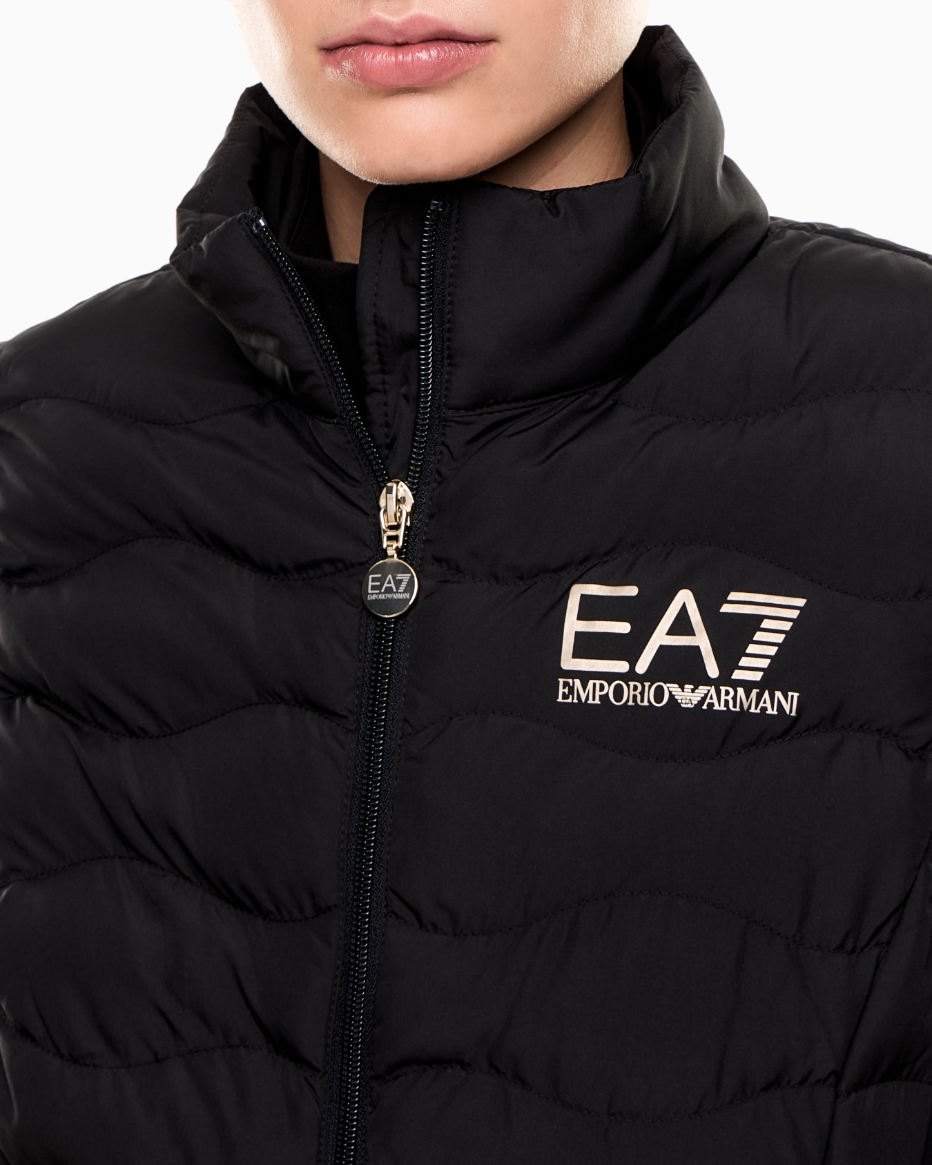 Core Lady nylon packable padded gilet Slide 4