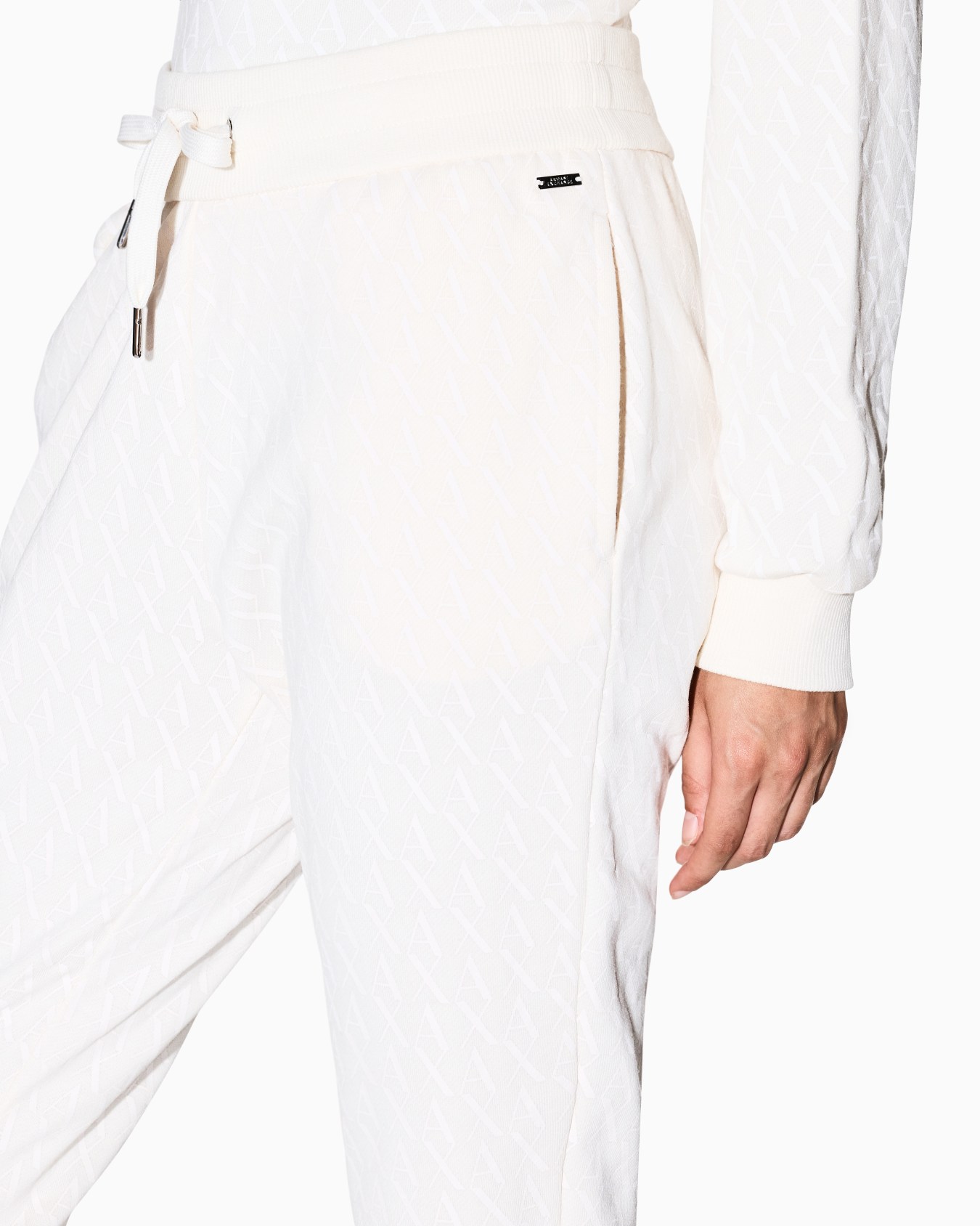 Hose aus fließendem Stoff Folie 4