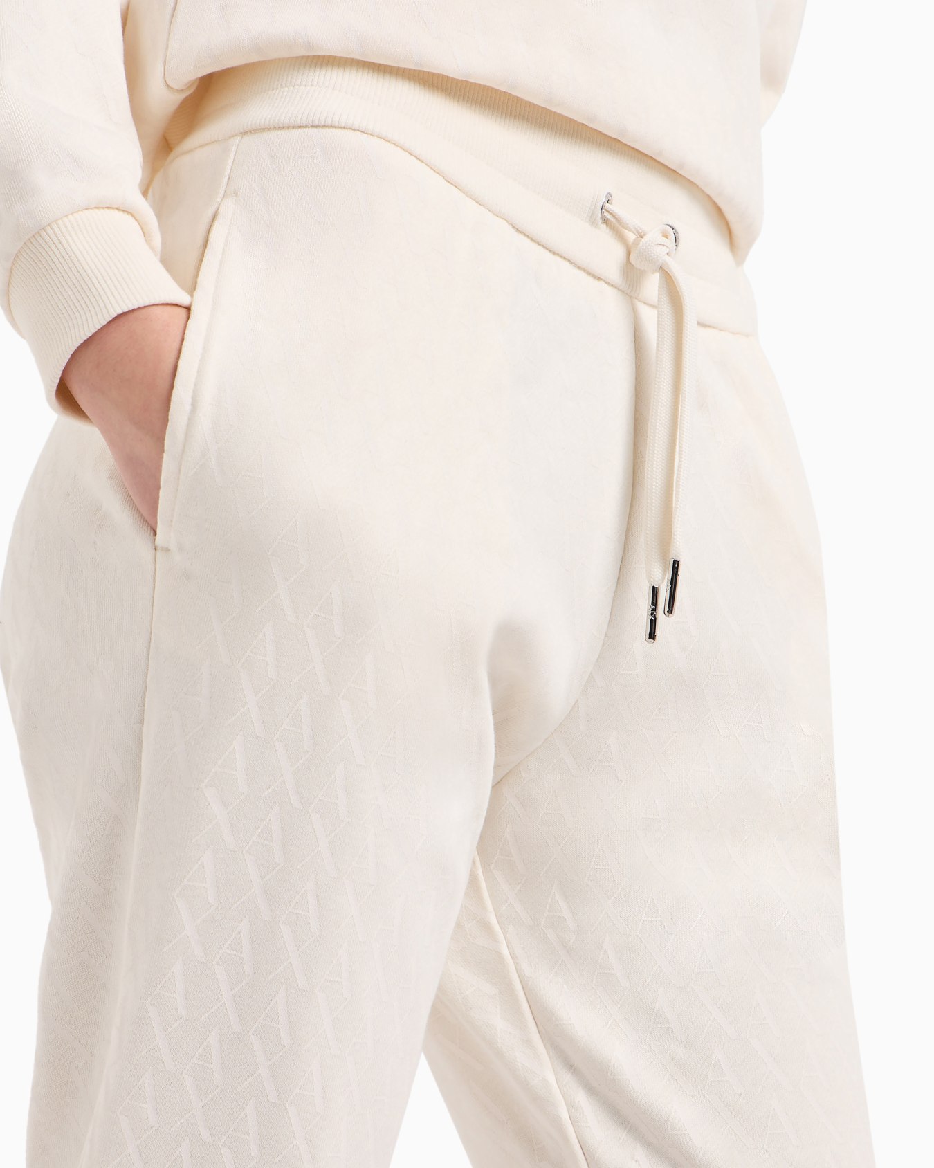 Trousers in flowing fabric Slide 5