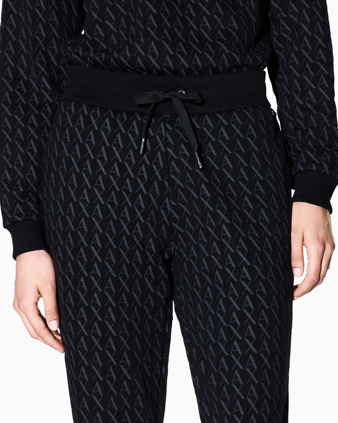 Hose aus fließendem Stoff Folie 4