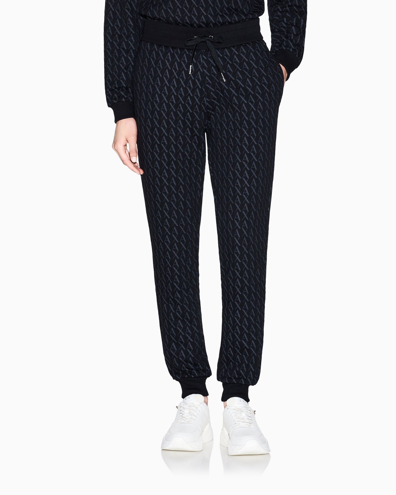 Hose aus fließendem Stoff Folie 3