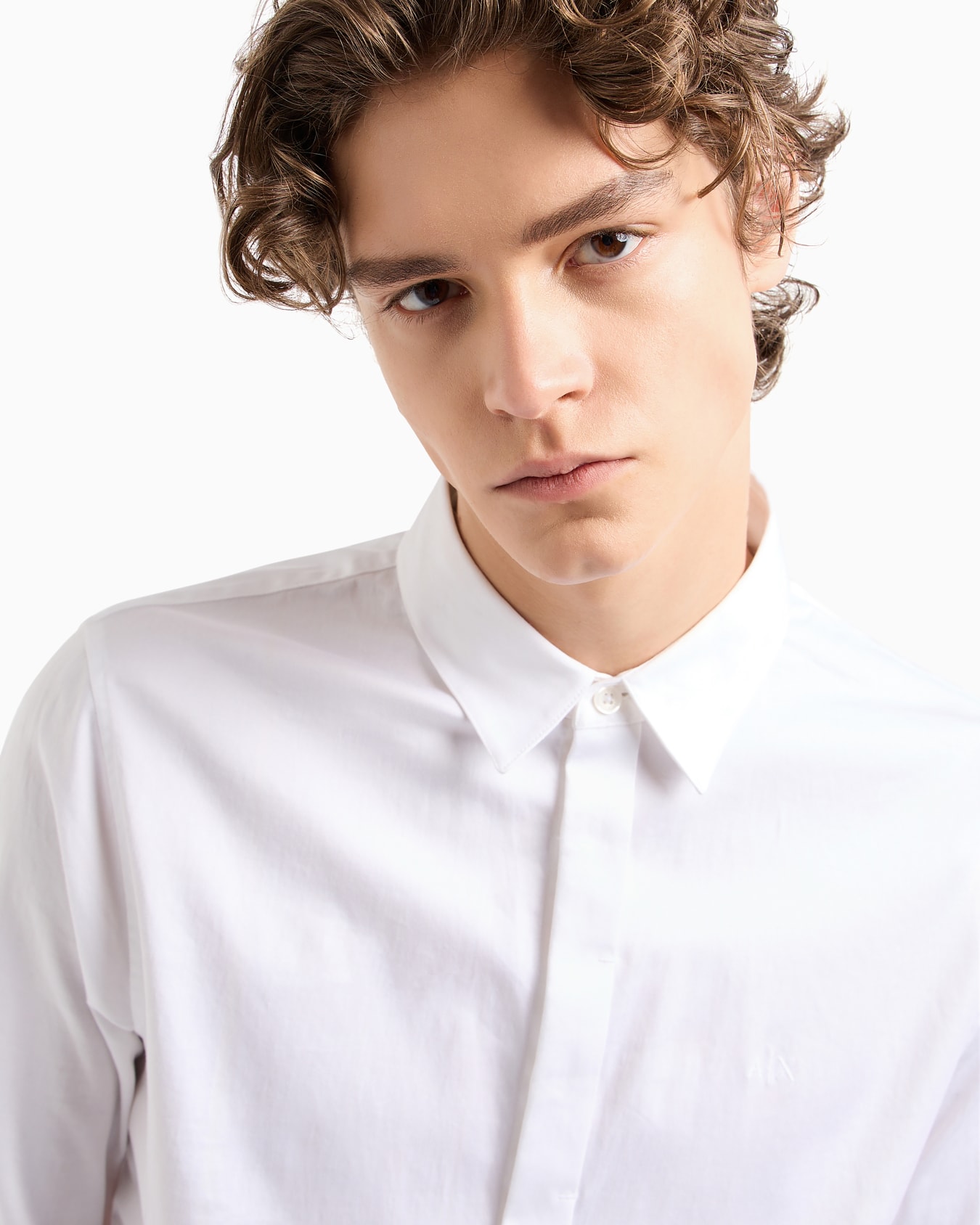 ストレッチサテンのスリムフィットシャツ スライドする 4